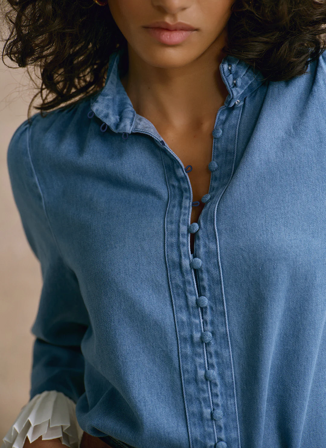 10110-mid-indigo-denim-contrast-cuff-blouse-3.webp Mid Indigo Denim Contrast Cuff Blouse
