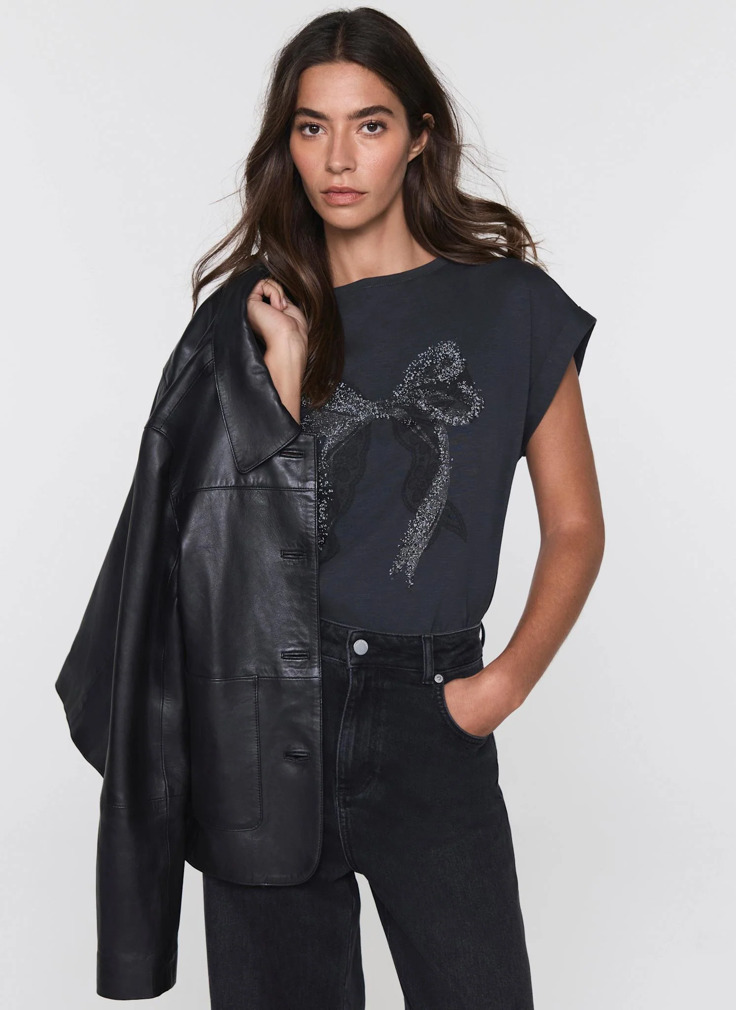 10196-black-cotton-bow-graphic-t-shirt-1.webp Black Cotton Bow Graphic T-Shirt