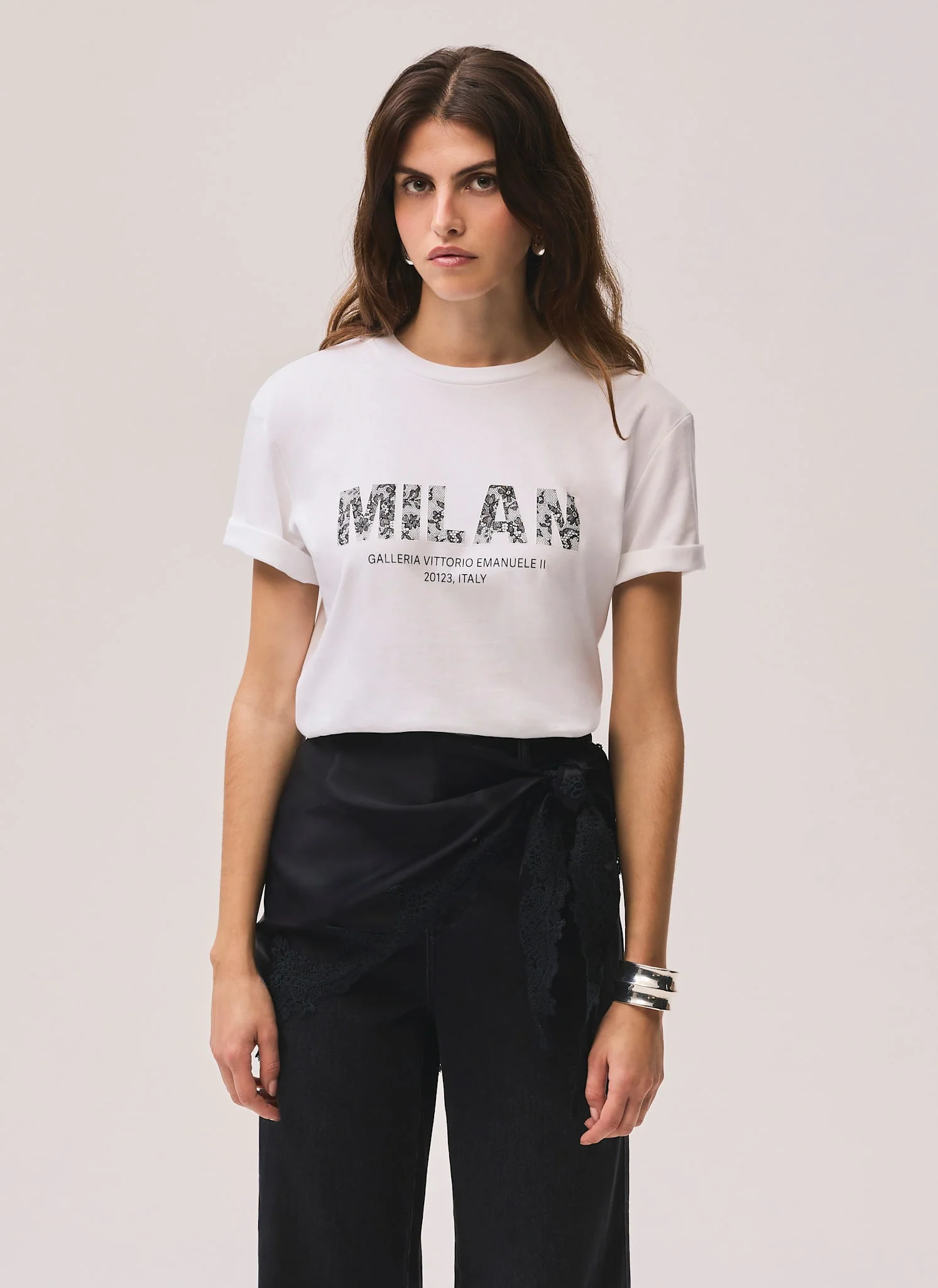 10244-white-cotton-milan-graphic-t-shirt-1.webp White Cotton Milan Graphic T-Shirt