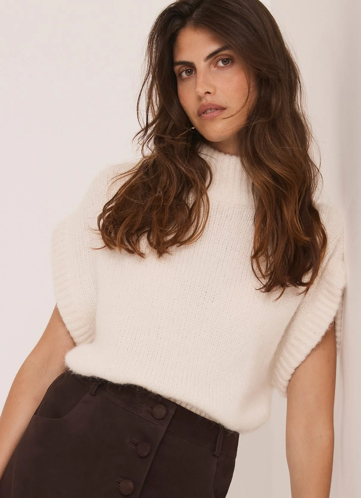 10406-cream-wool-blend-high-neck-knit-top-4.webp Cream Wool Blend High Neck Knit Top