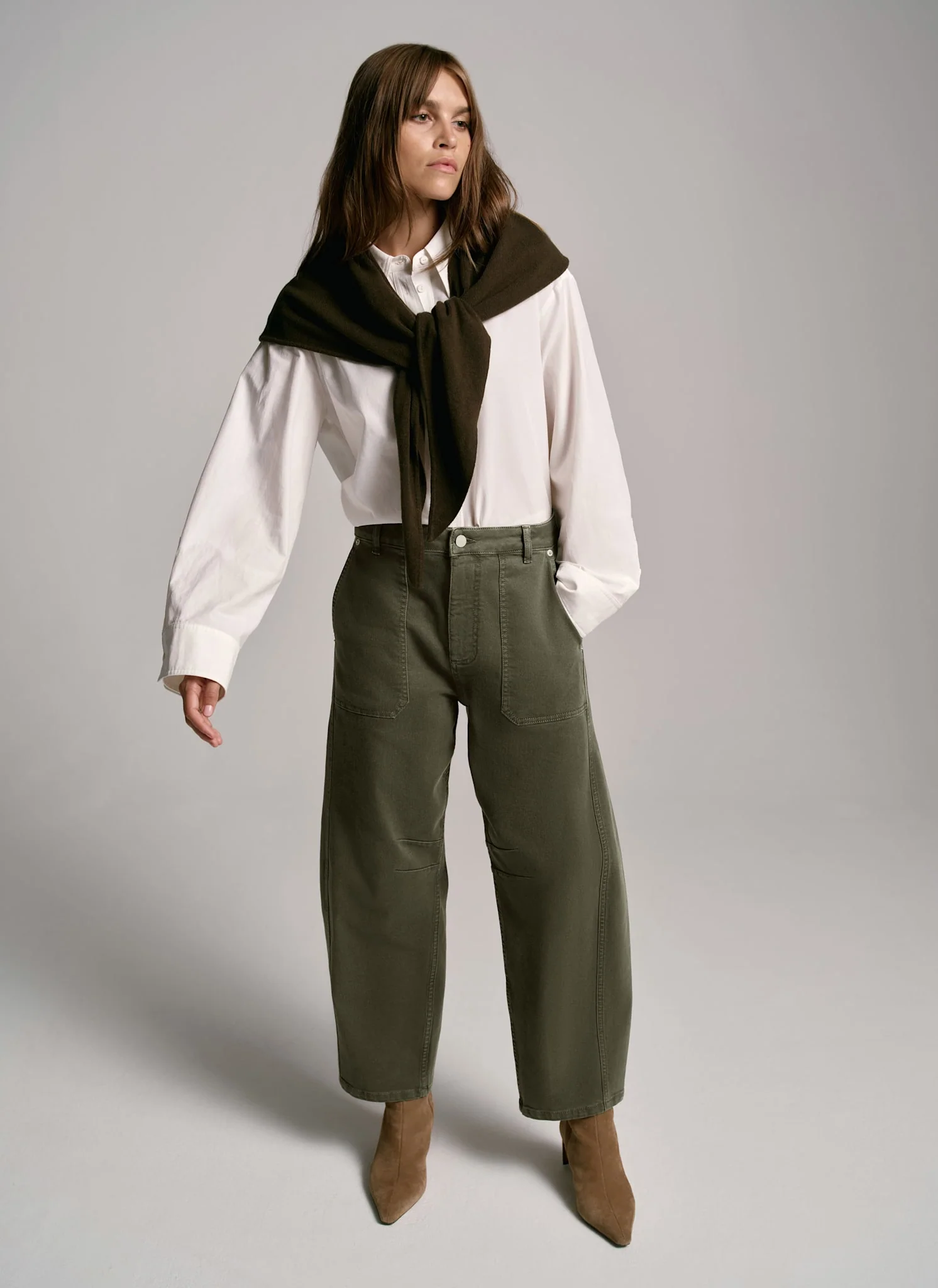 10412-khaki-utility-barrel-jeans-2.webp Khaki Utility Barrel Jeans