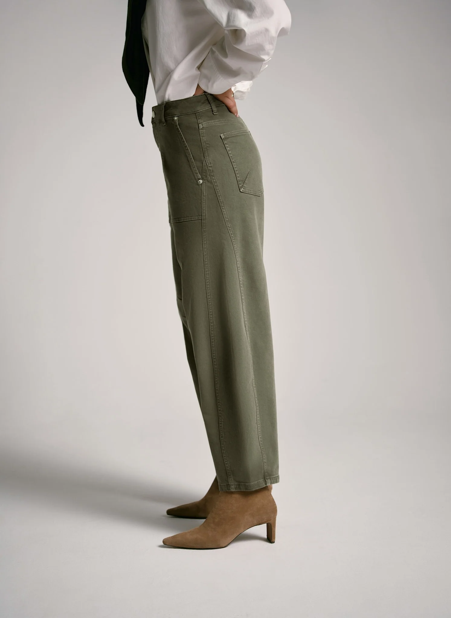 10412-khaki-utility-barrel-jeans-3.webp Khaki Utility Barrel Jeans