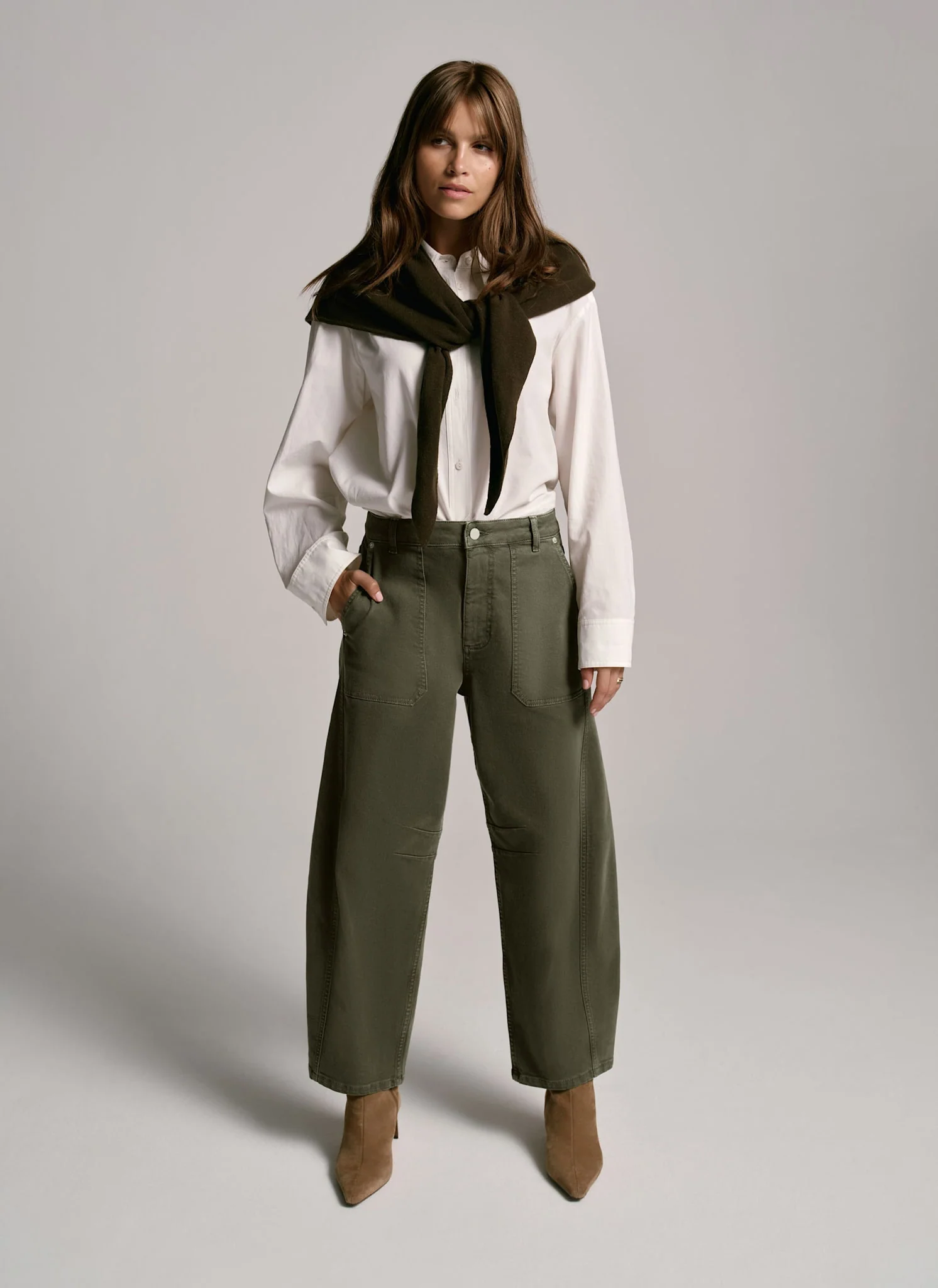 10412-khaki-utility-barrel-jeans-4.webp Khaki Utility Barrel Jeans