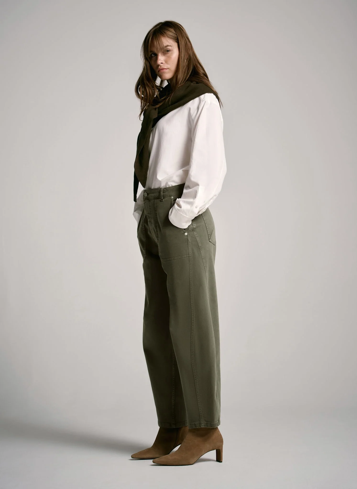 10412-khaki-utility-barrel-jeans-6.webp Khaki Utility Barrel Jeans