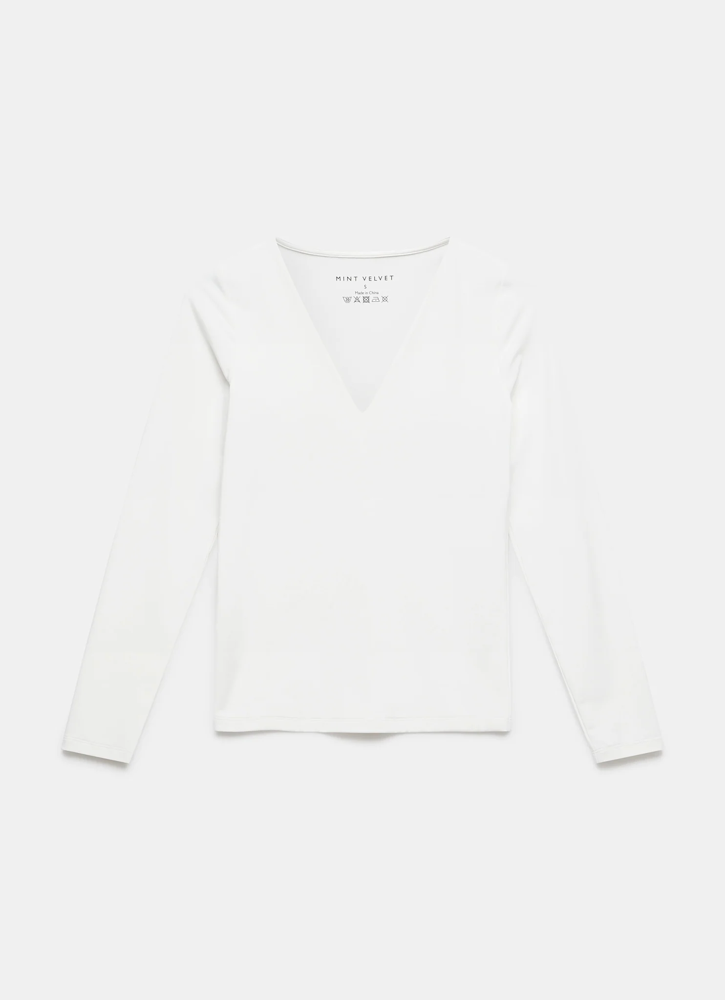 10502-white-v-neck-layering-top-6.webp White V Neck Layering Top