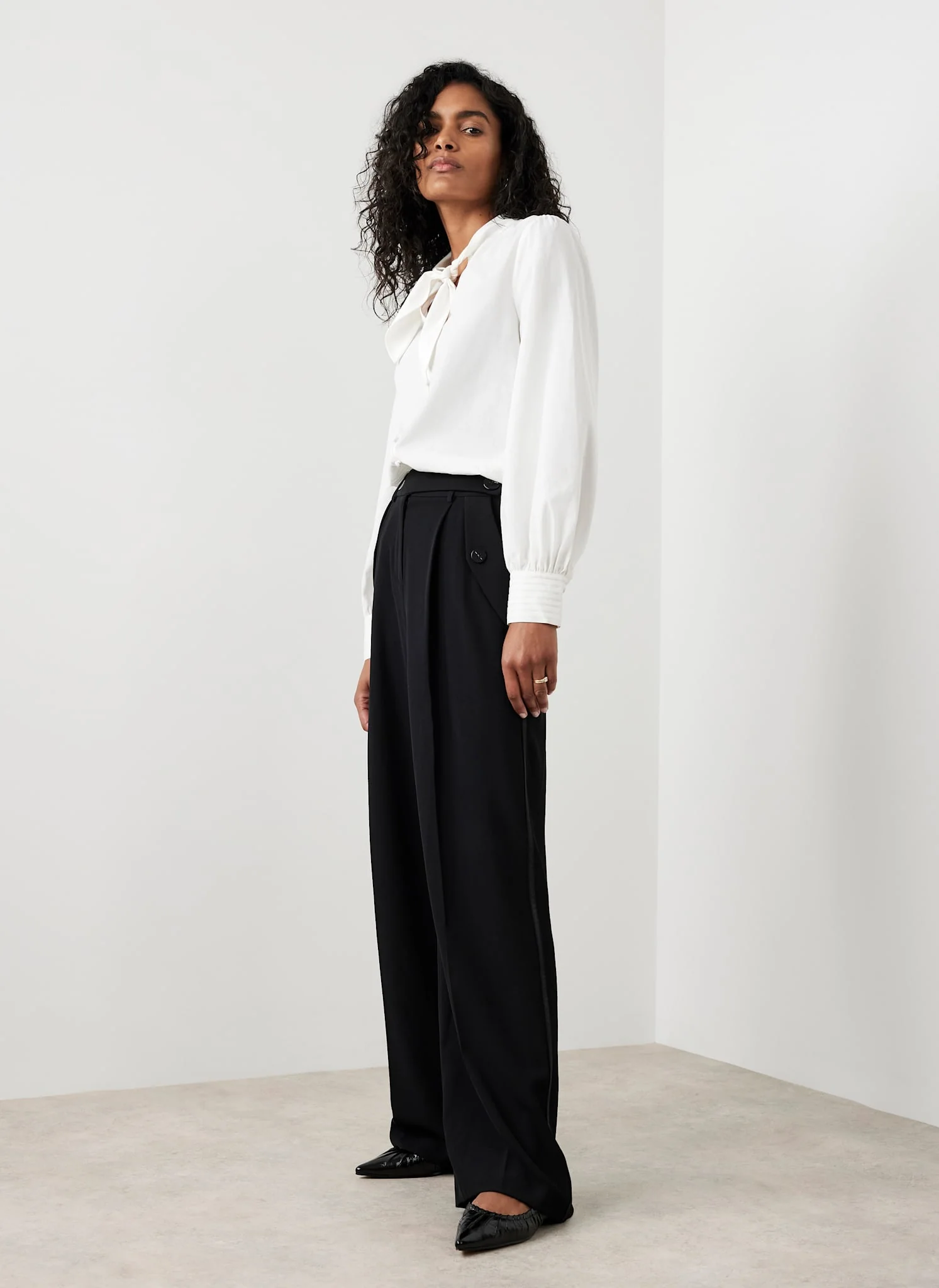 10640-black-tailored-wide-trousers-1.webp Black Tailored Wide Trousers