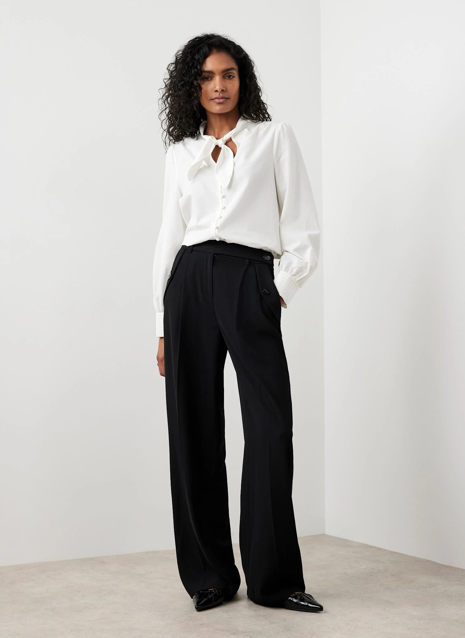 10640-black-tailored-wide-trousers-5.webp Black Tailored Wide Trousers
