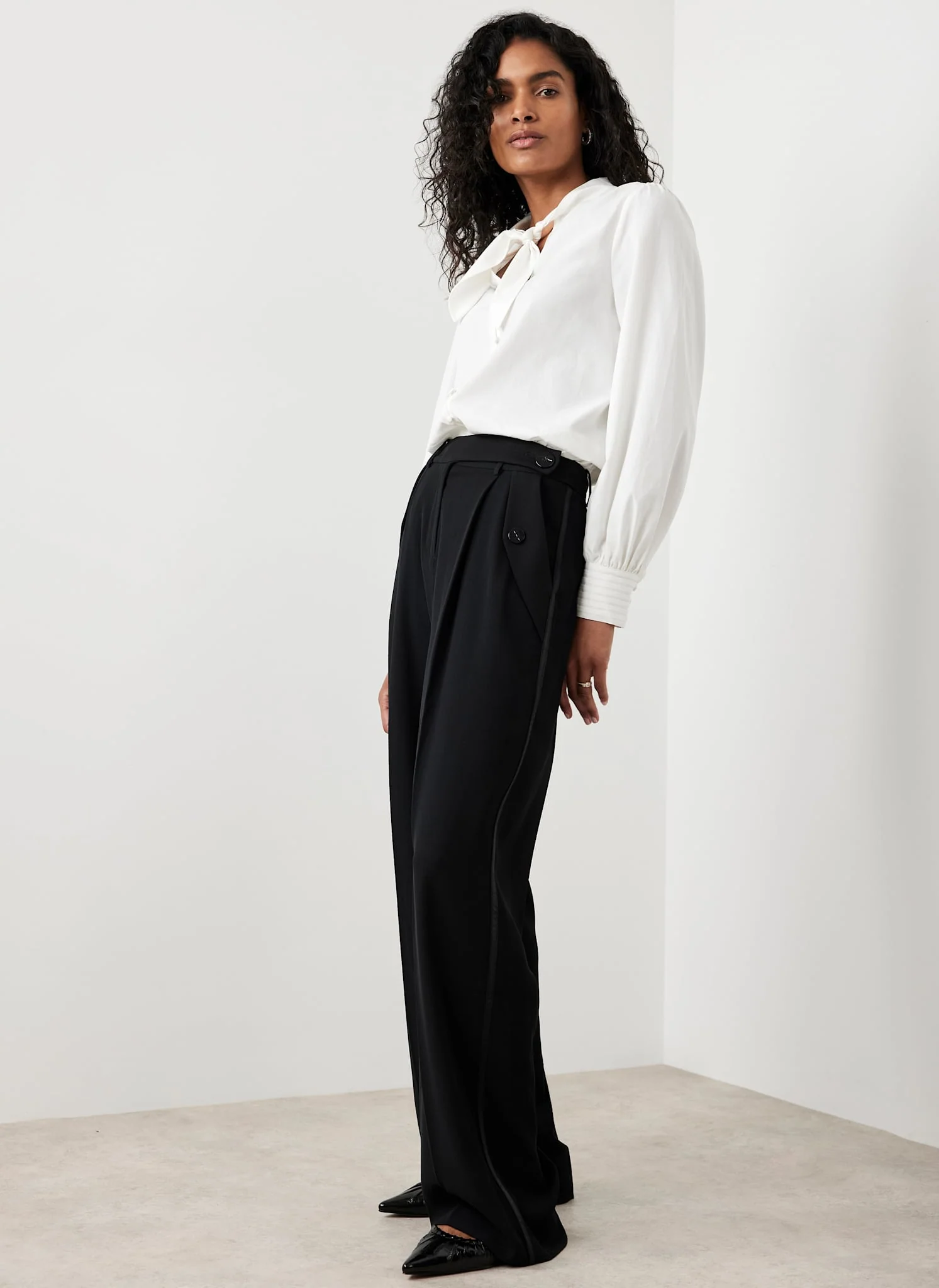 10640-black-tailored-wide-trousers-6.webp Black Tailored Wide Trousers
