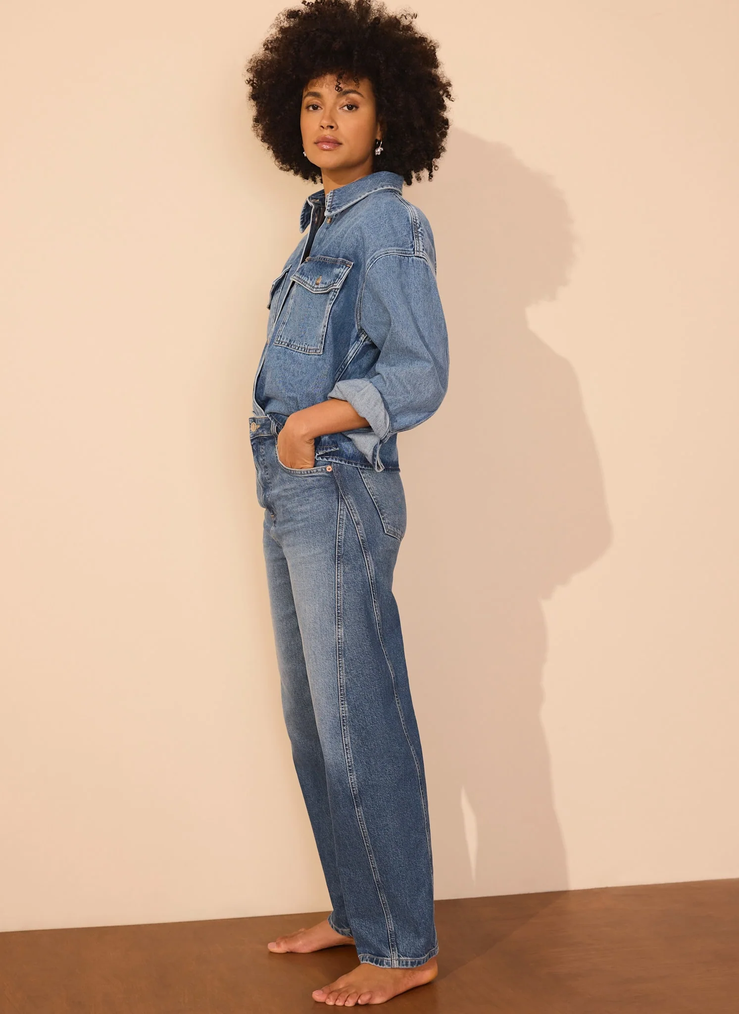 10690-mid-indigo-barrel-leg-jeans-2.webp Mid Indigo Barrel Leg Jeans