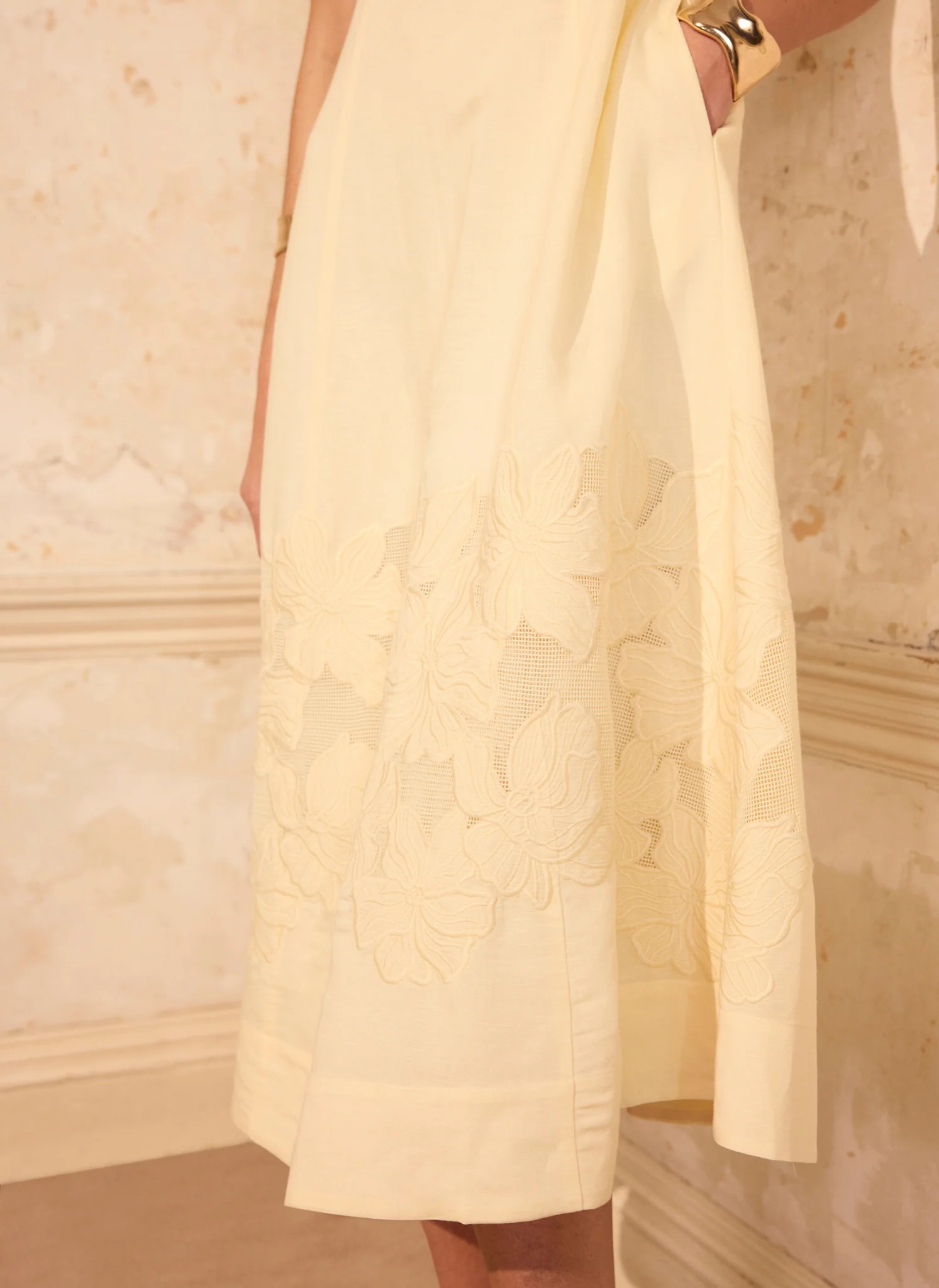 1070-yellow-linen-blend-lace-midi-dress-6.webp Yellow Linen Blend Lace Midi Dress