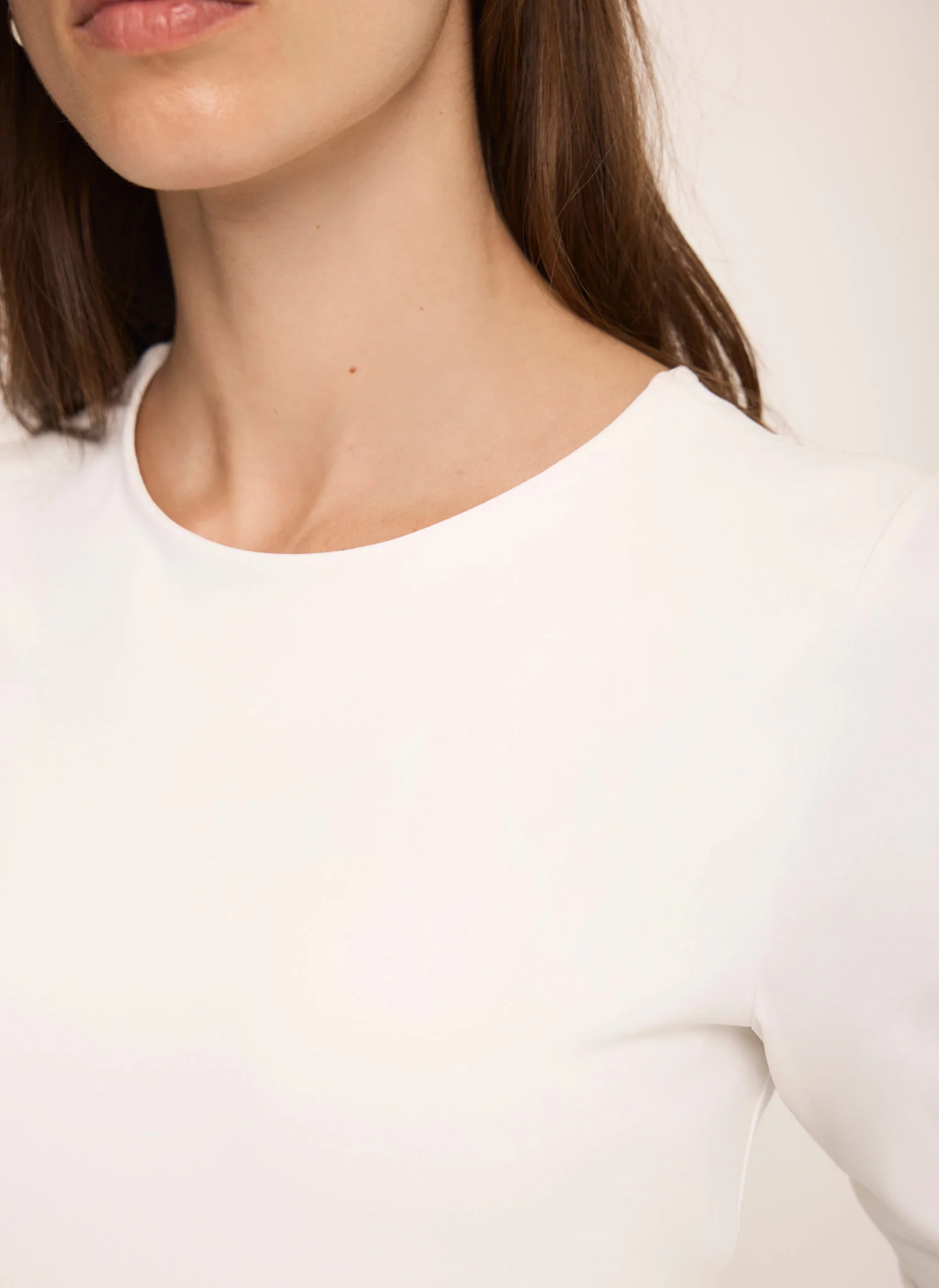 10742-white-long-sleeve-layering-top-3.webp White Long Sleeve Layering Top