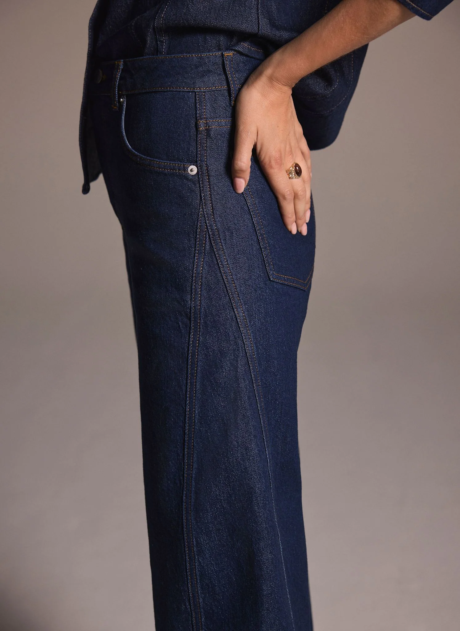 10756-dark-indigo-barrel-leg-jeans-4.webp Dark Indigo Barrel Leg Jeans