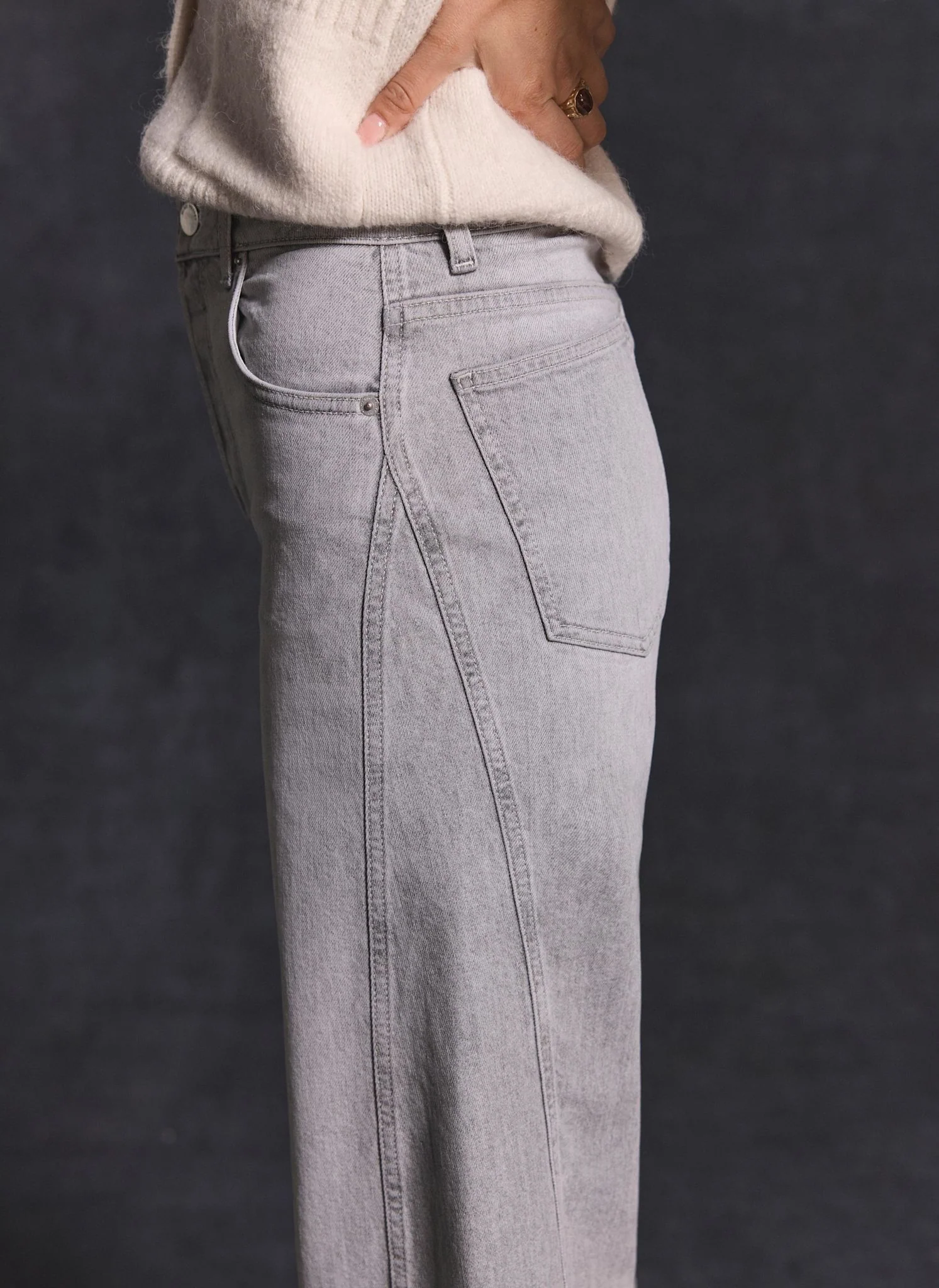 10806-grey-tapered-barrel-leg-jeans-3.webp Grey Tapered Barrel Leg Jeans