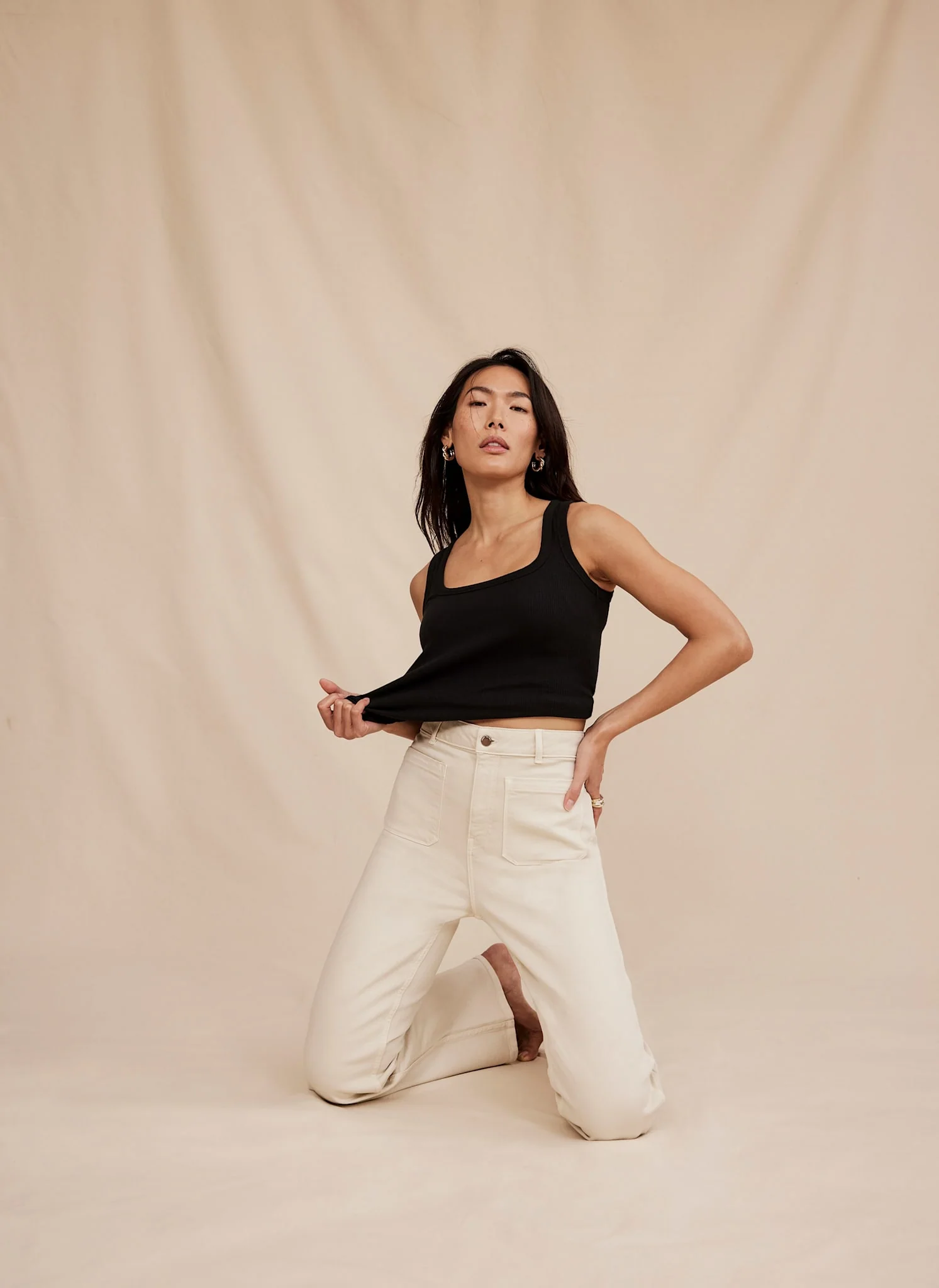 10938-neutral-wash-relaxed-bootcut-patch-pocket-jeans-2.webp Neutral Wash Relaxed Bootcut Patch Pocket Jeans