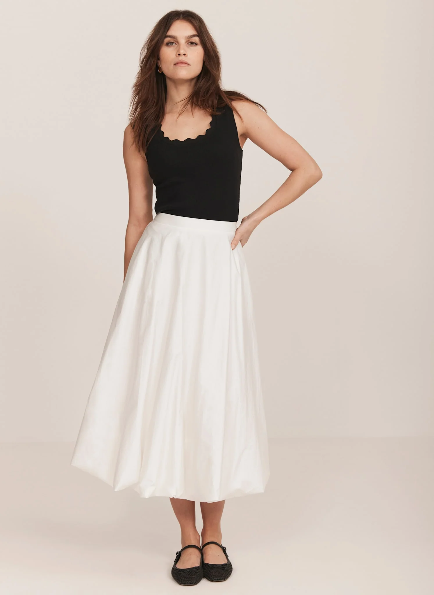 10984-black-scallop-trim-vest-top-3.webp Black Scallop Trim Vest Top
