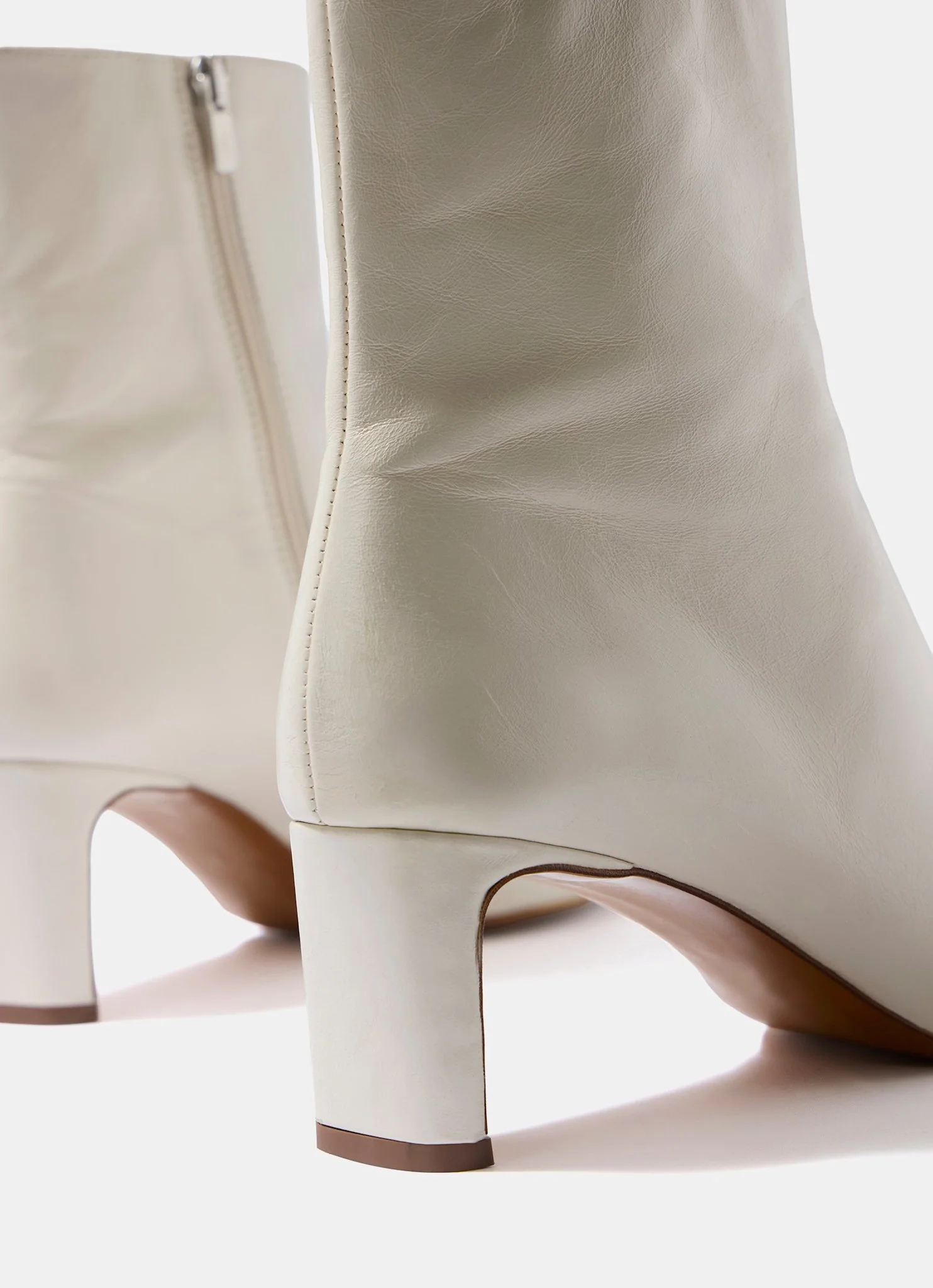 11548-macy-white-leather-ankle-boots-5.webp Macy White Leather Ankle Boots