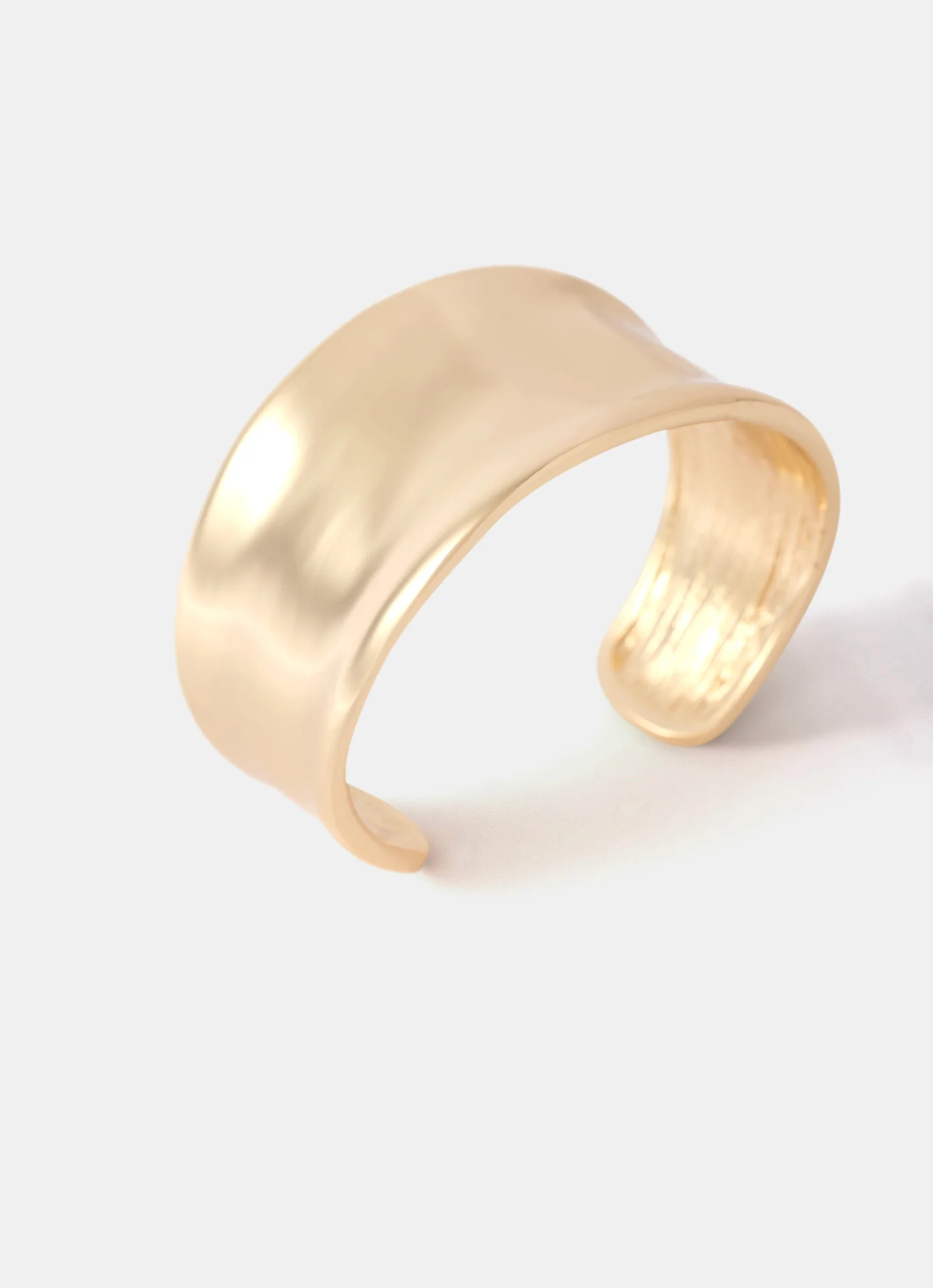 11586-gold-tone-cuff-bracelet-3.webp Gold Tone Cuff Bracelet