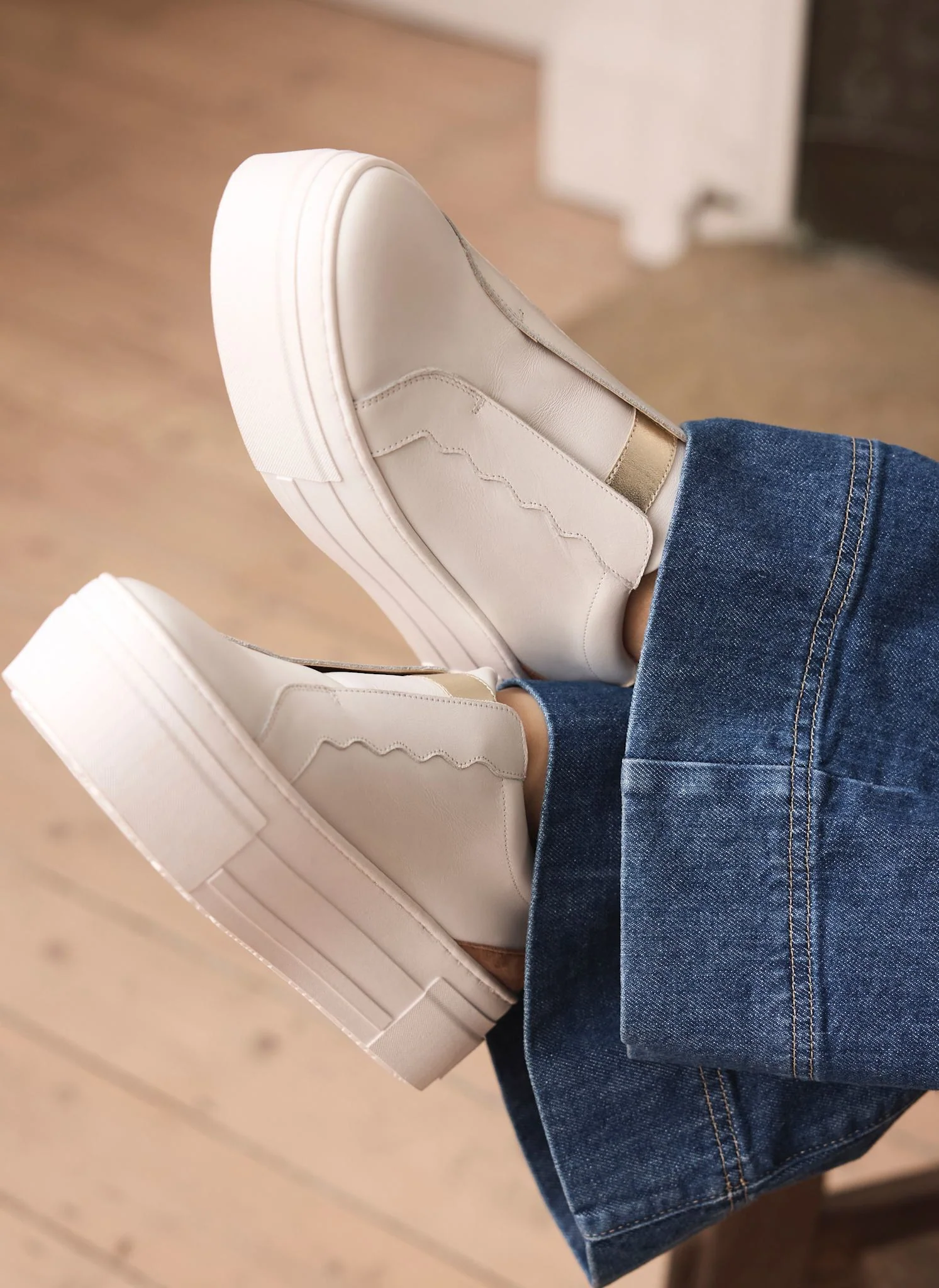 11595-ellie-white-leather-platform-trainers-1.webp Ellie White Leather Platform Trainers