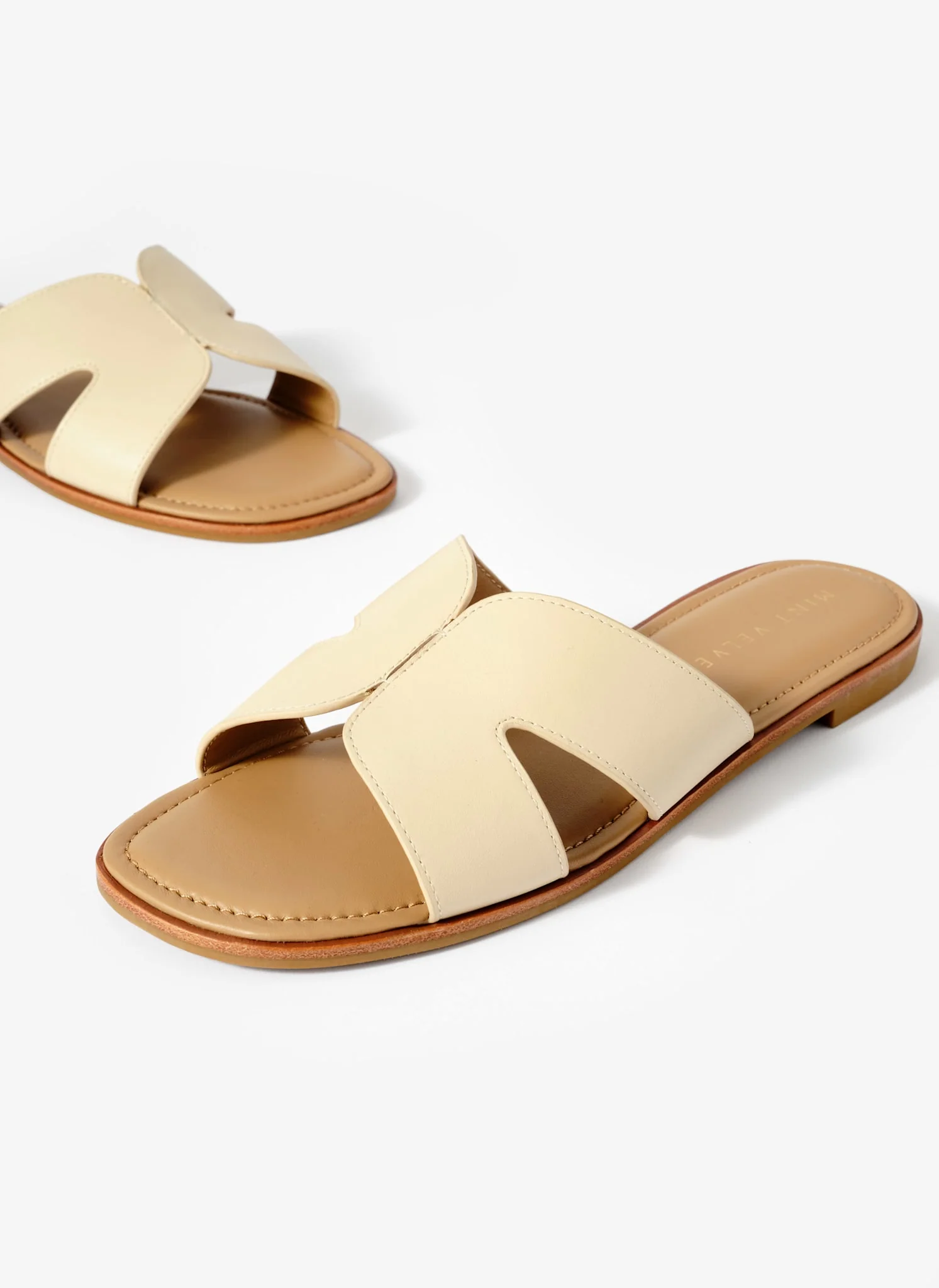 11602-darcy-cream-leather-sandals-6.webp Darcy Cream Leather Sandals