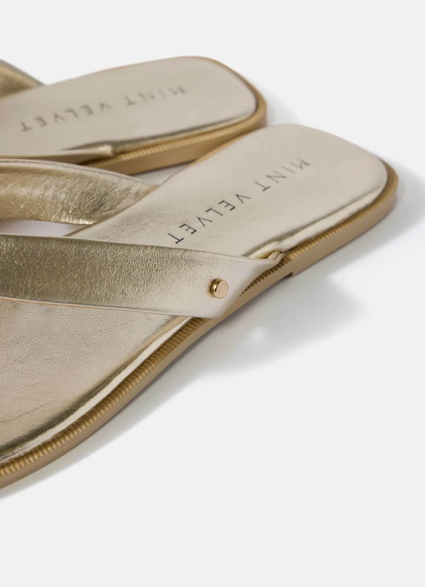 11623-lula-gold-leather-flip-flop-sandals-5.webp Lula Gold Leather Flip Flop Sandals