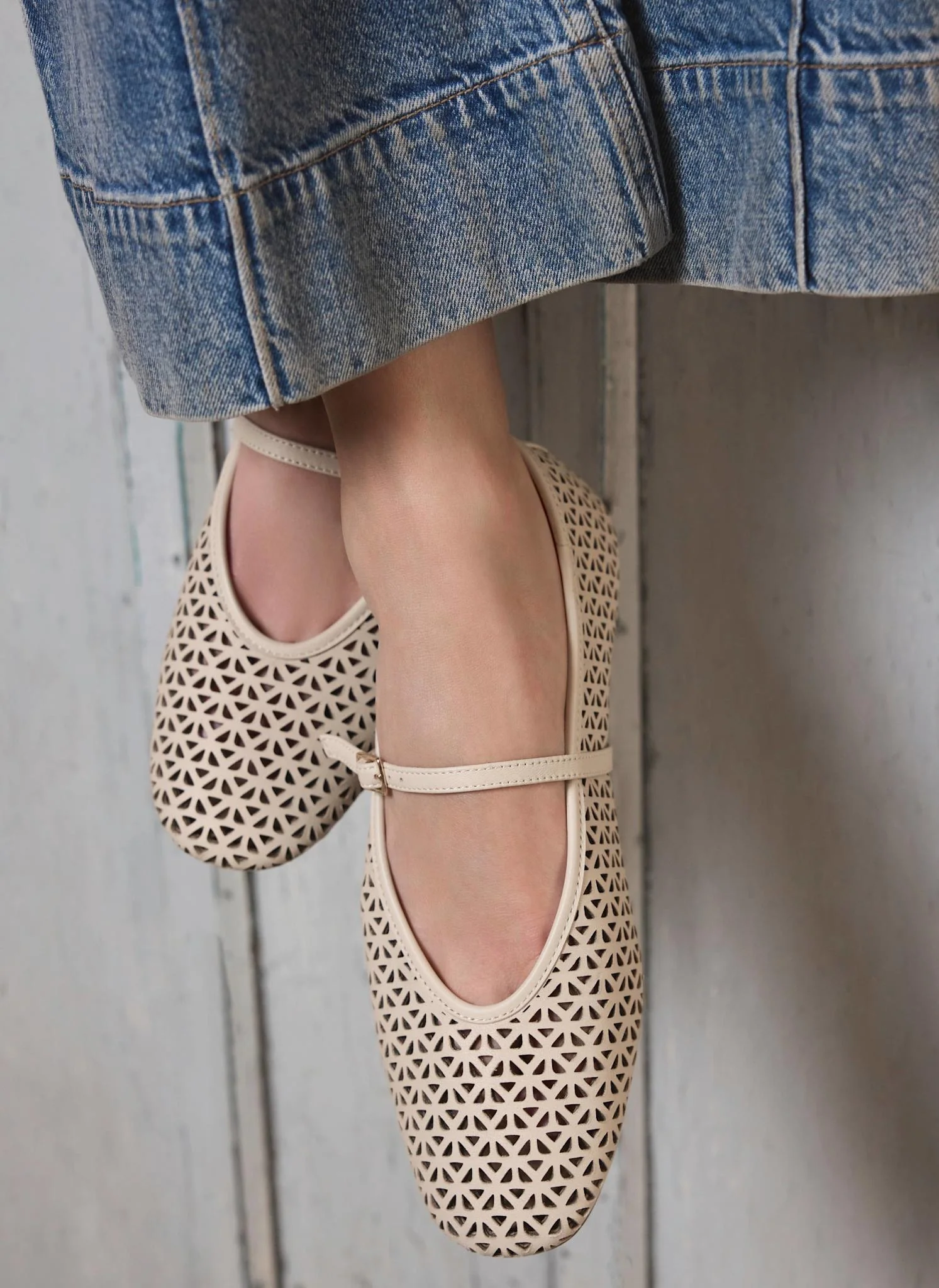 11791-tabi-cream-leather-ballet-flats-1.webp Tabi Cream Leather Ballet Flats
