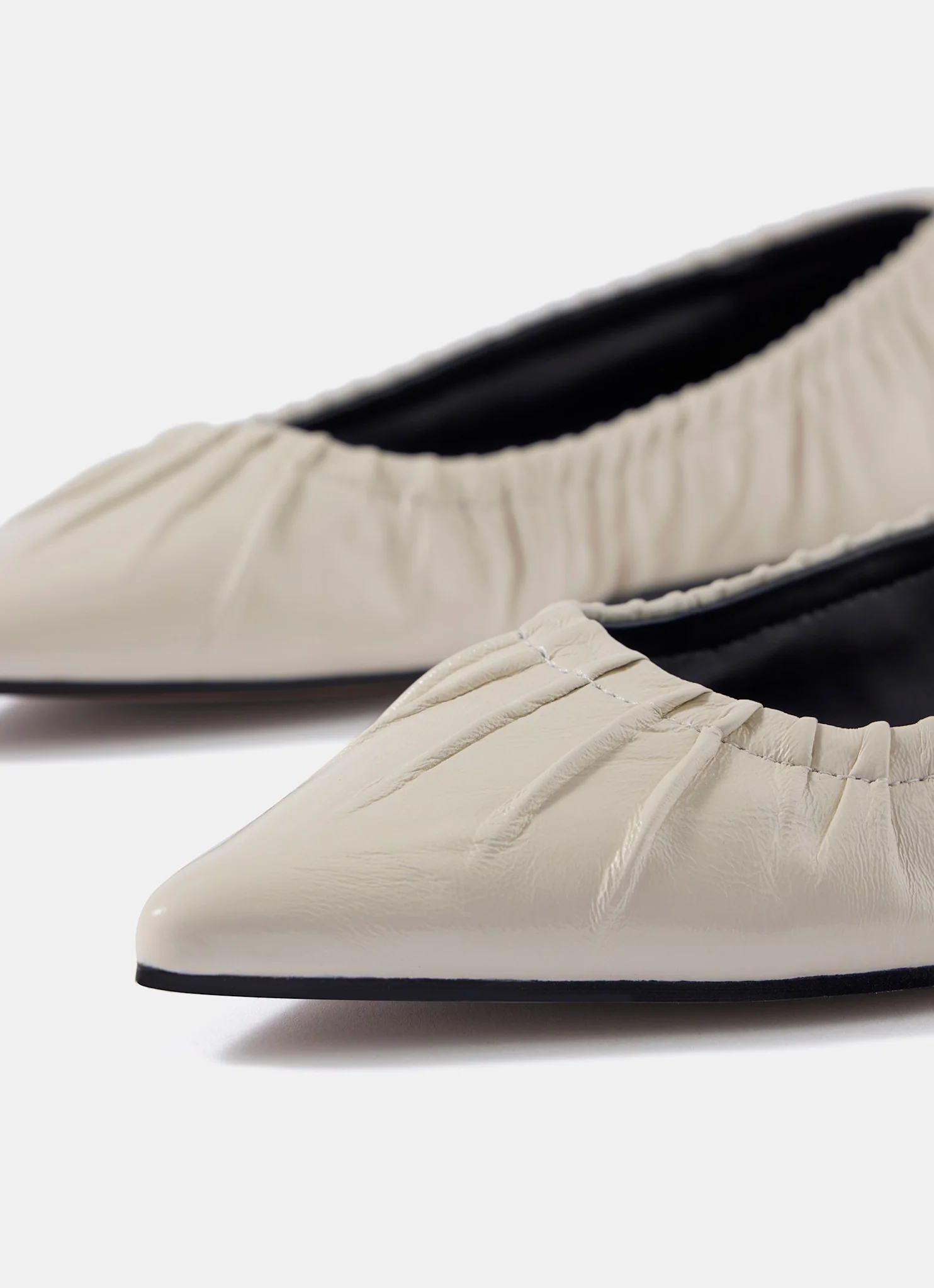 11854-arella-cream-leather-flat-pumps-4.webp Arella Cream Leather Flat Pumps
