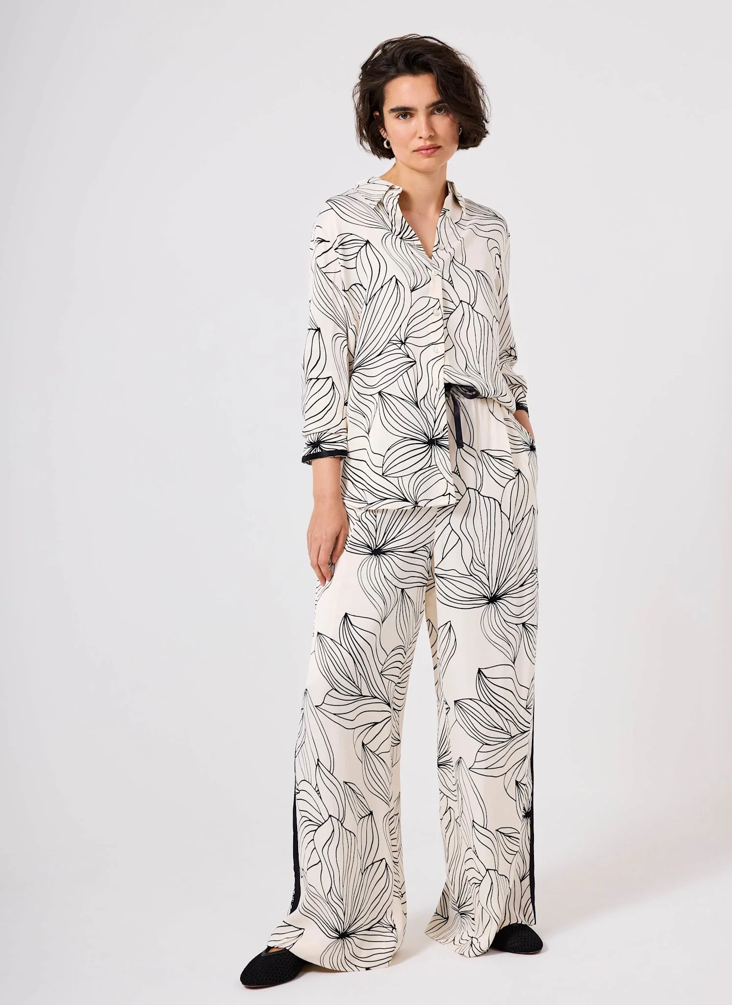 12162-cream-floral-print-satin-shirt-1.webp Cream Floral Print Satin Shirt
