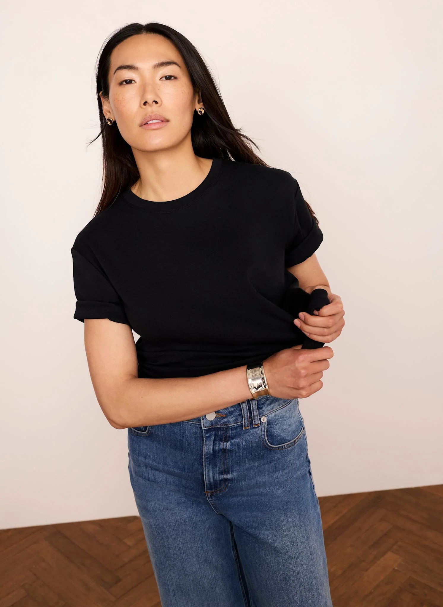 123-black-cotton-slim-fit-t-shirt-2.webp Black Cotton Slim Fit T-Shirt
