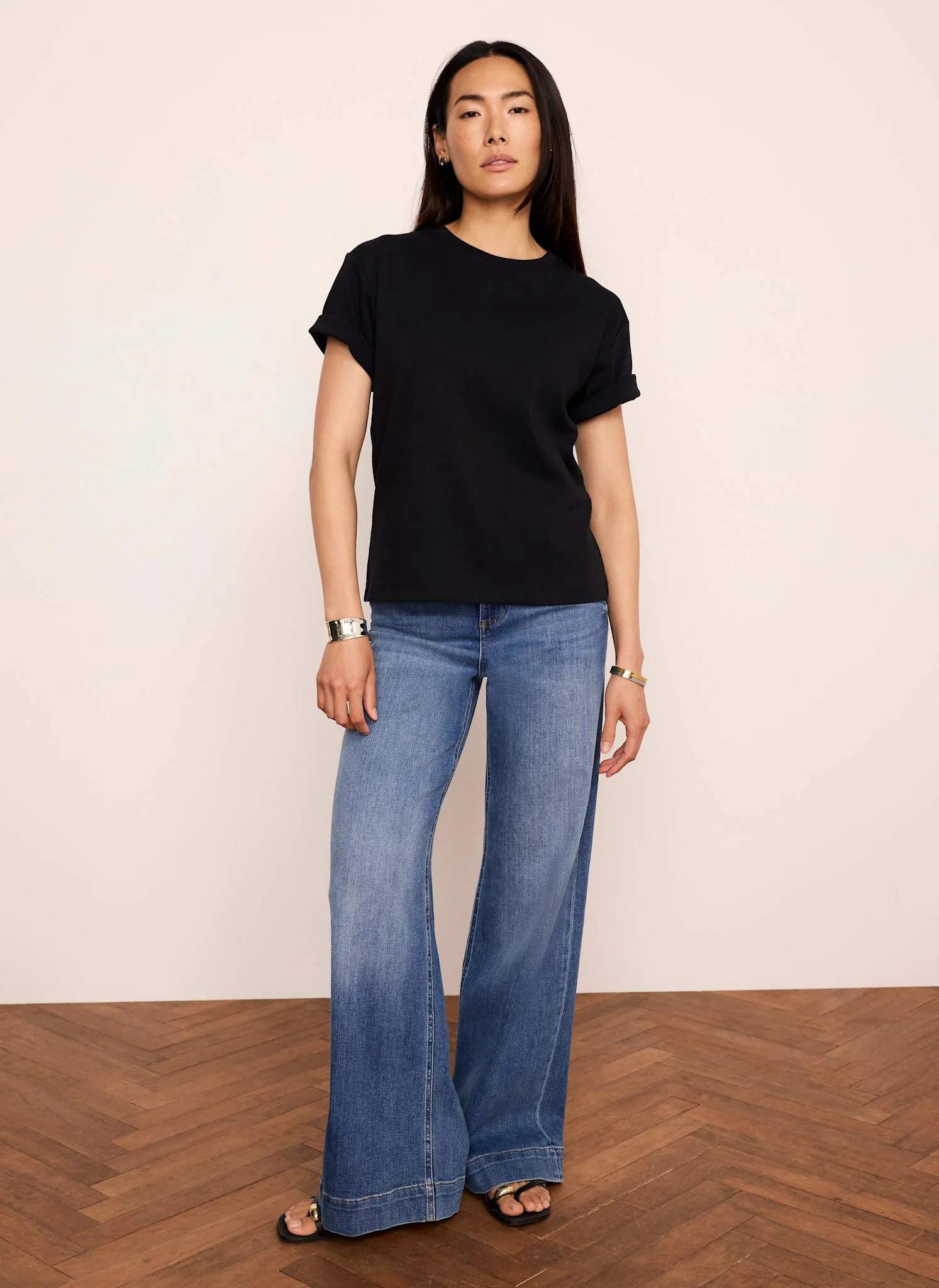 123-black-cotton-slim-fit-t-shirt-6.webp Black Cotton Slim Fit T-Shirt