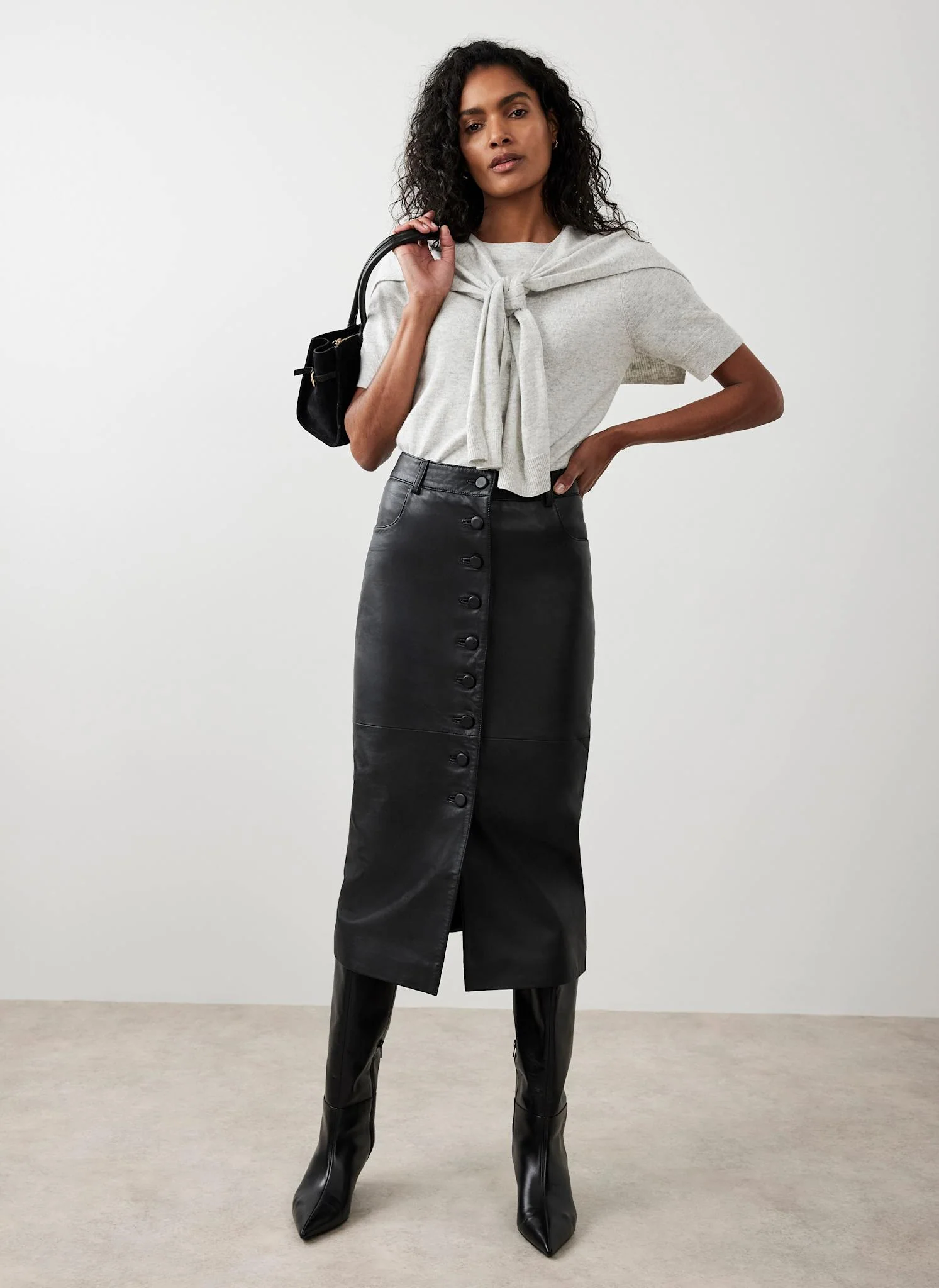12435-06-06-variation-5.webp Black Leather Midi Skirt