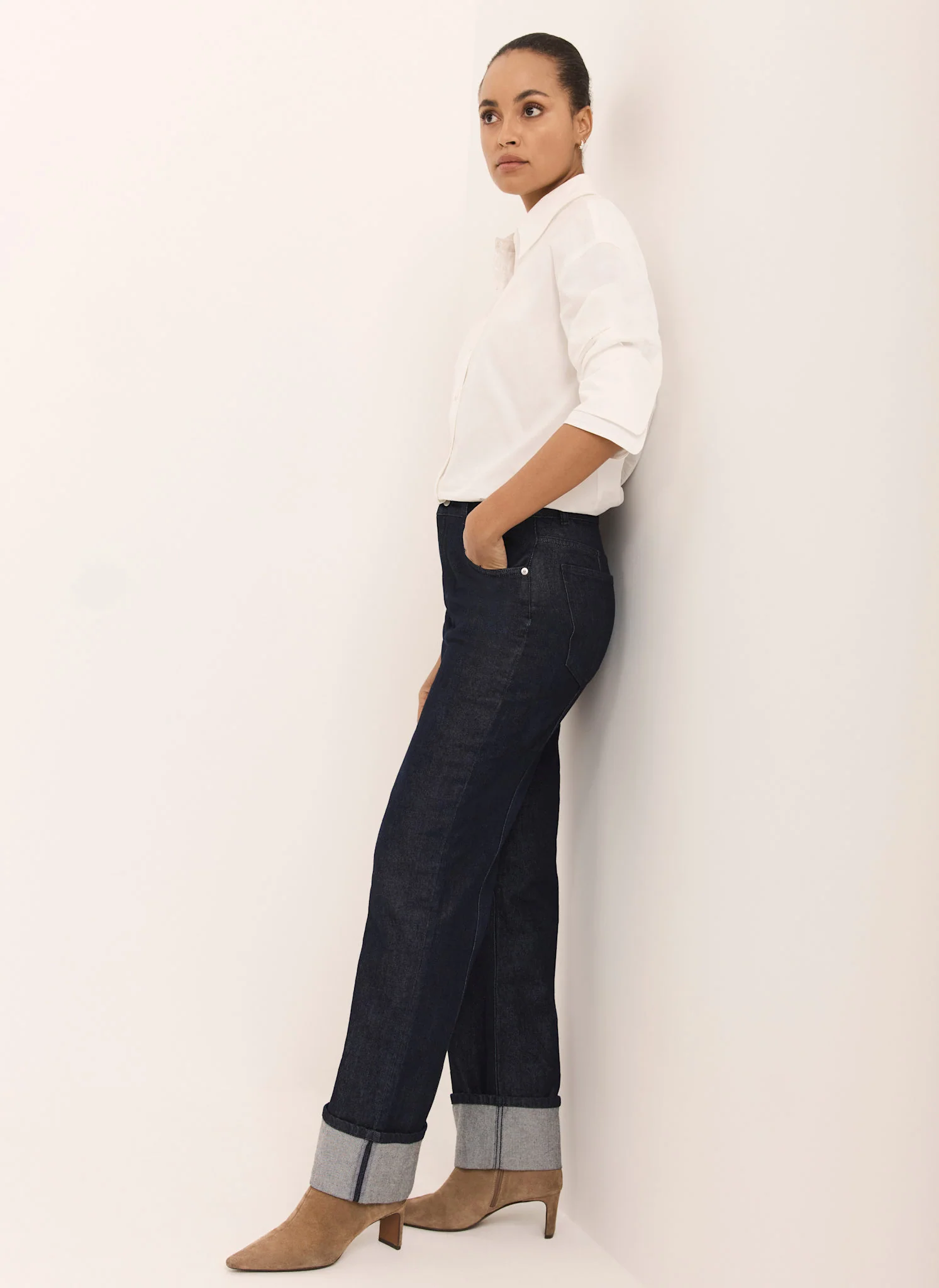 13223-dark-indigo-wide-turn-up-jeans-3.webp Dark Indigo Wide Turn Up Jeans