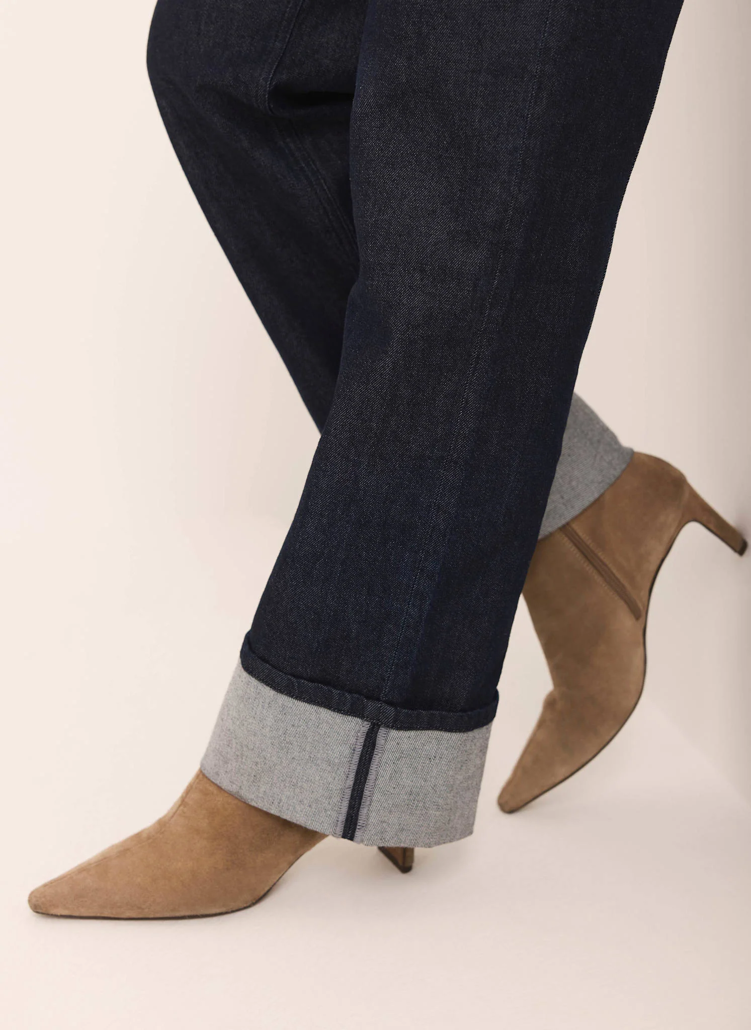 13223-dark-indigo-wide-turn-up-jeans-4.webp Dark Indigo Wide Turn Up Jeans