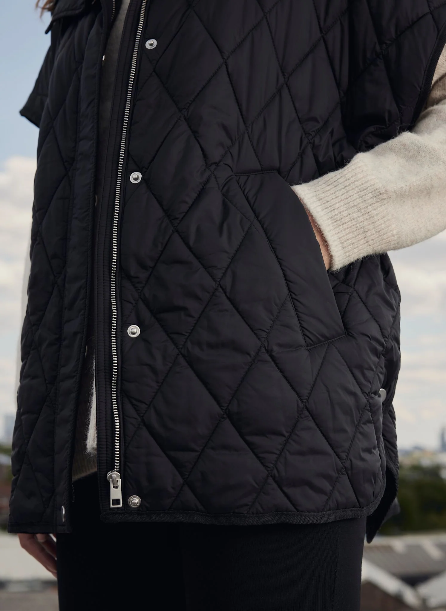 13389-black-quilted-oversized-gilet-4.webp Black Quilted Oversized Gilet