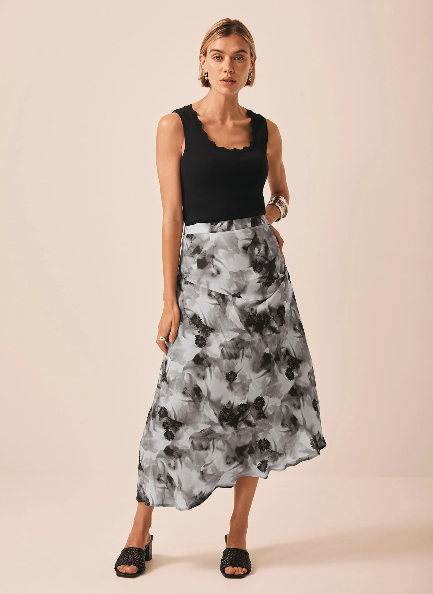 13395-grey-floral-print-midi-skirt-1.webp Grey Floral Print Midi Skirt
