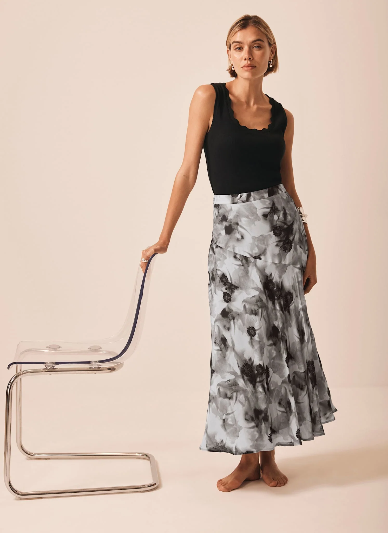 13395-grey-floral-print-midi-skirt-2.webp Grey Floral Print Midi Skirt