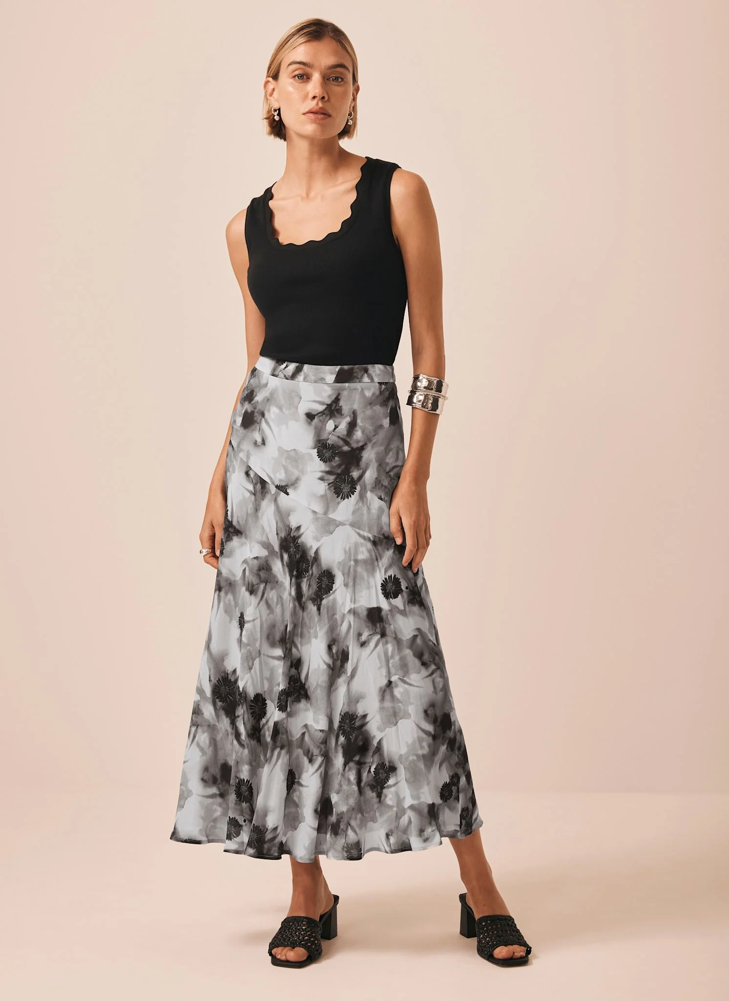 13395-grey-floral-print-midi-skirt-5.webp Grey Floral Print Midi Skirt