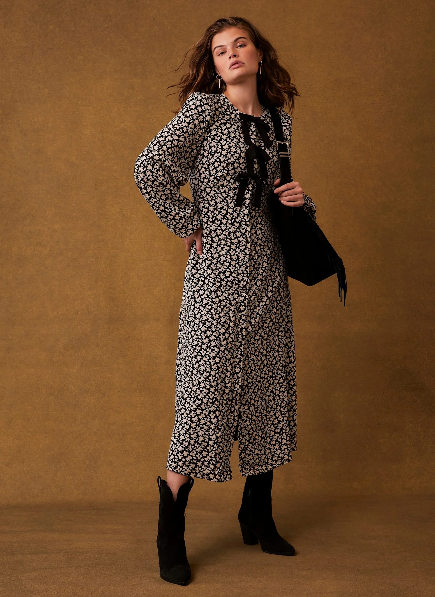 13431-black-floral-print-midi-dress-5.webp Black Floral Print Midi Dress
