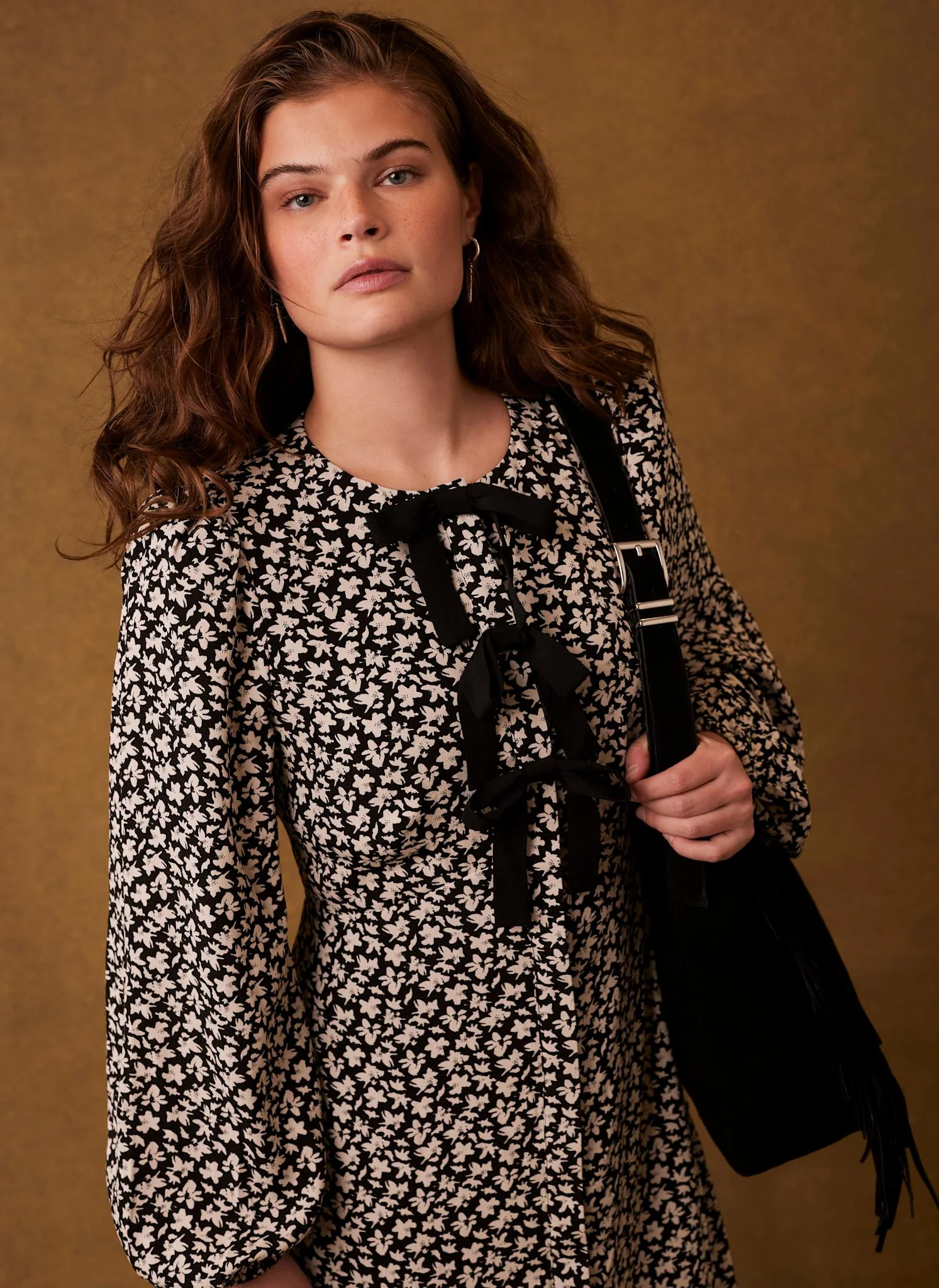 13431-black-floral-print-midi-dress-6.webp Black Floral Print Midi Dress