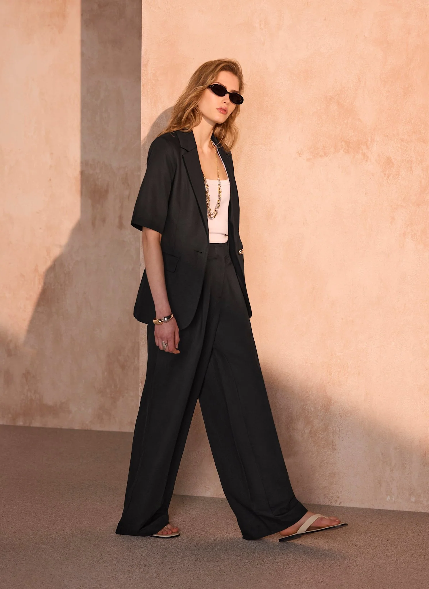 1428-black-linen-blend-wide-trousers-2.webp Black Linen Blend Wide Trousers
