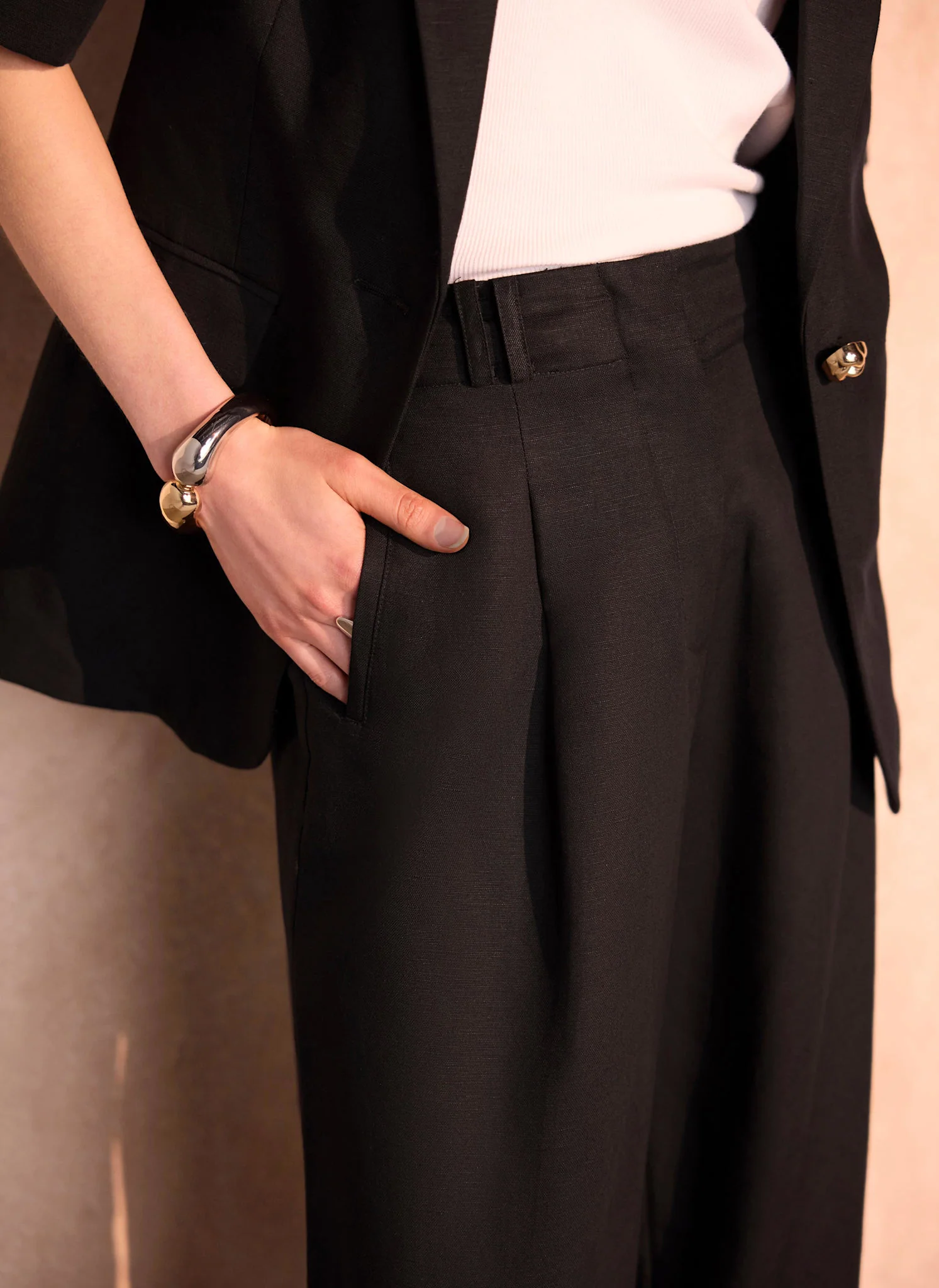 1428-black-linen-blend-wide-trousers-3.webp Black Linen Blend Wide Trousers