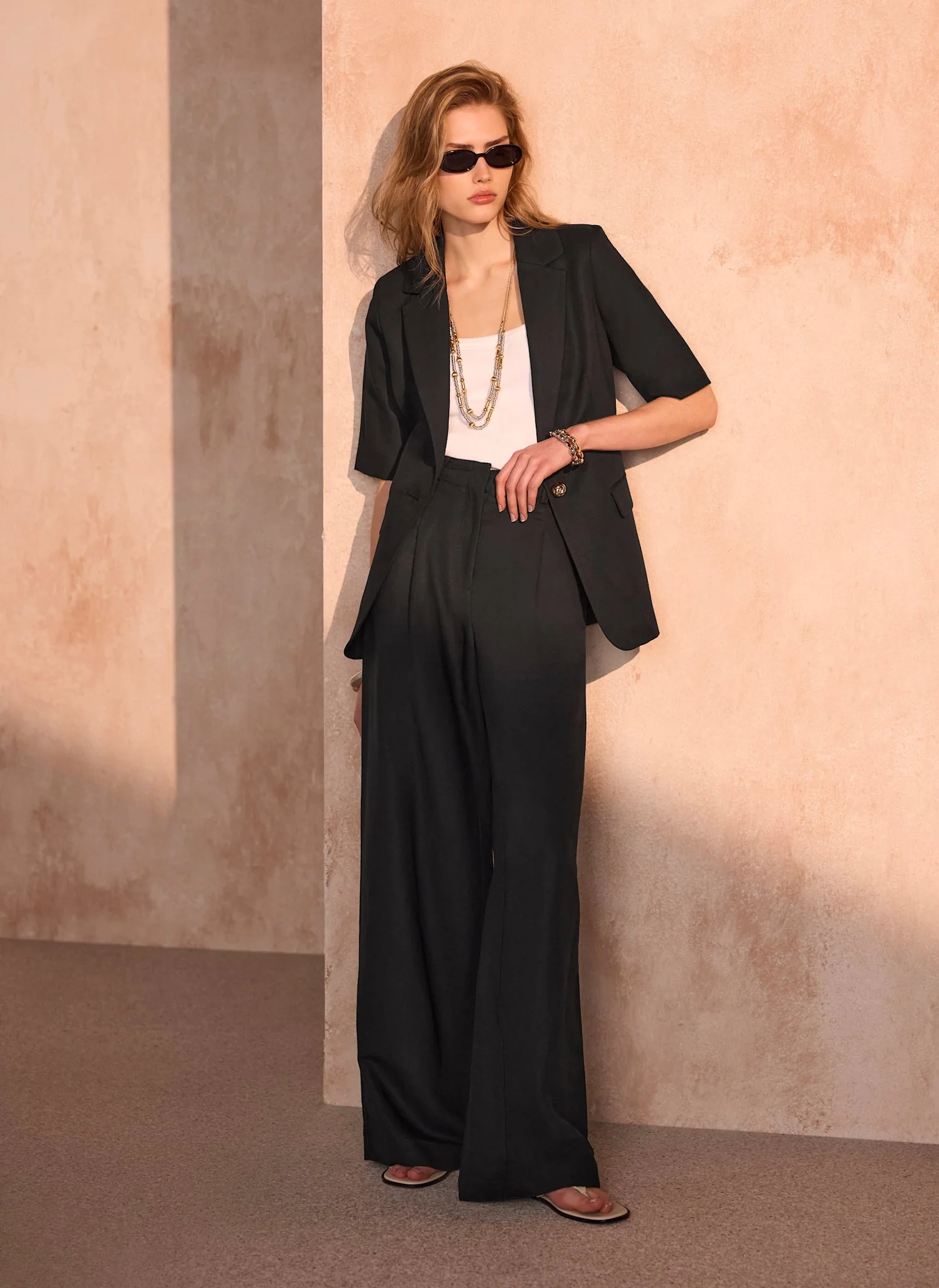 1428-black-linen-blend-wide-trousers-4.webp Black Linen Blend Wide Trousers