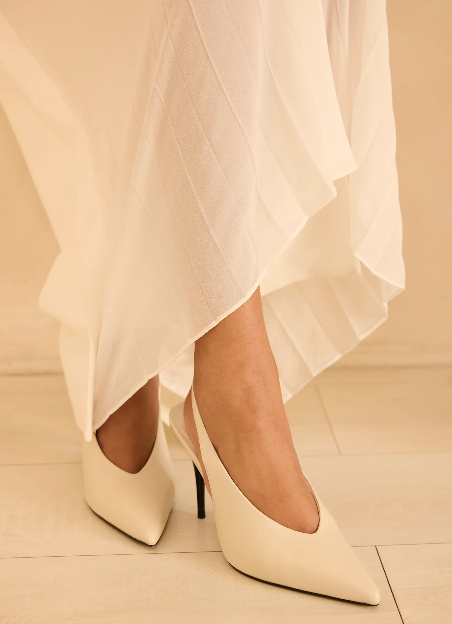1696-kat-white-leather-slingback-heels-1.webp Kat White Leather Slingback Heels