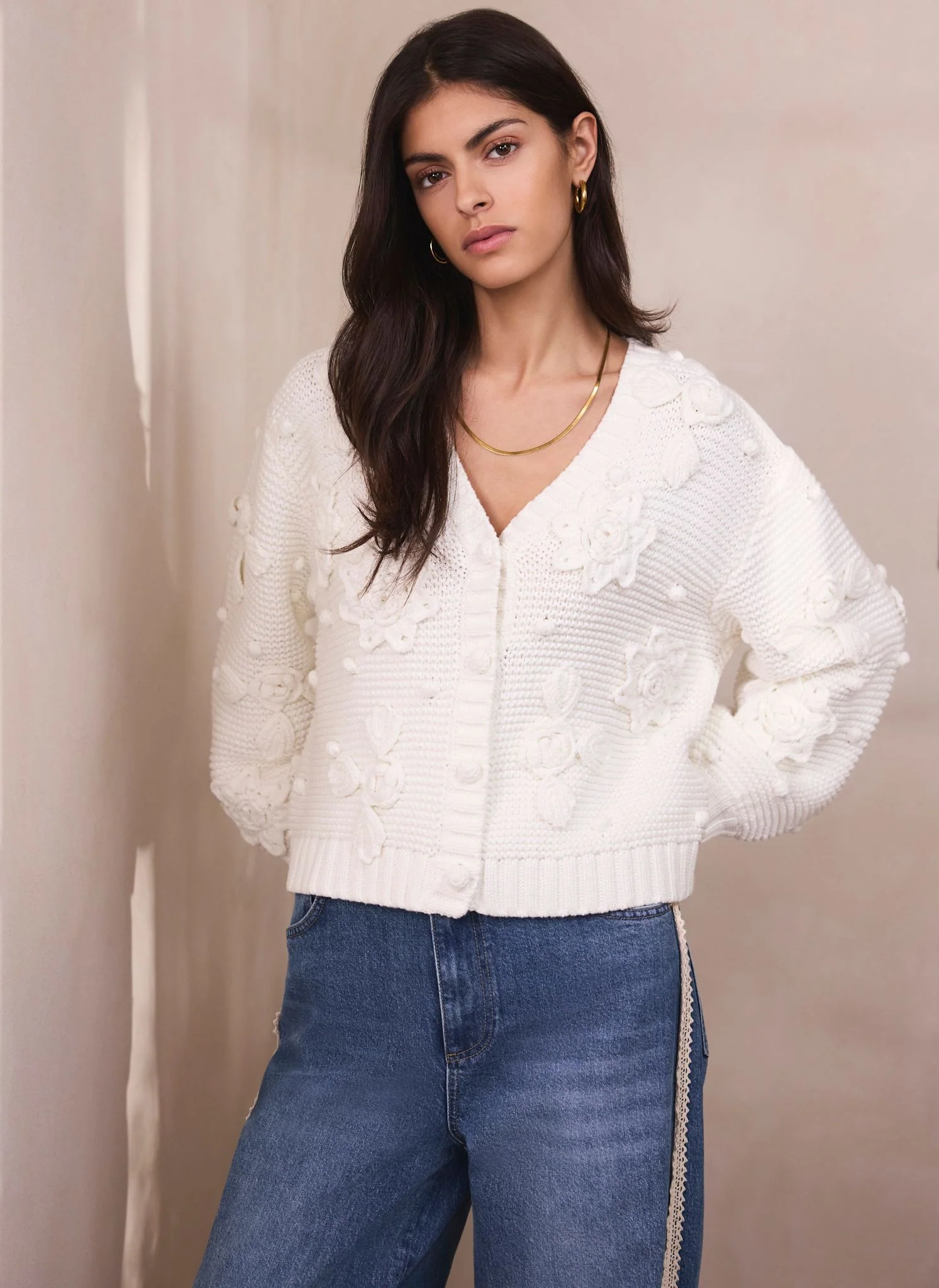 1856-cream-applique-flower-cardigan-2.webp Cream Applique Flower Cardigan