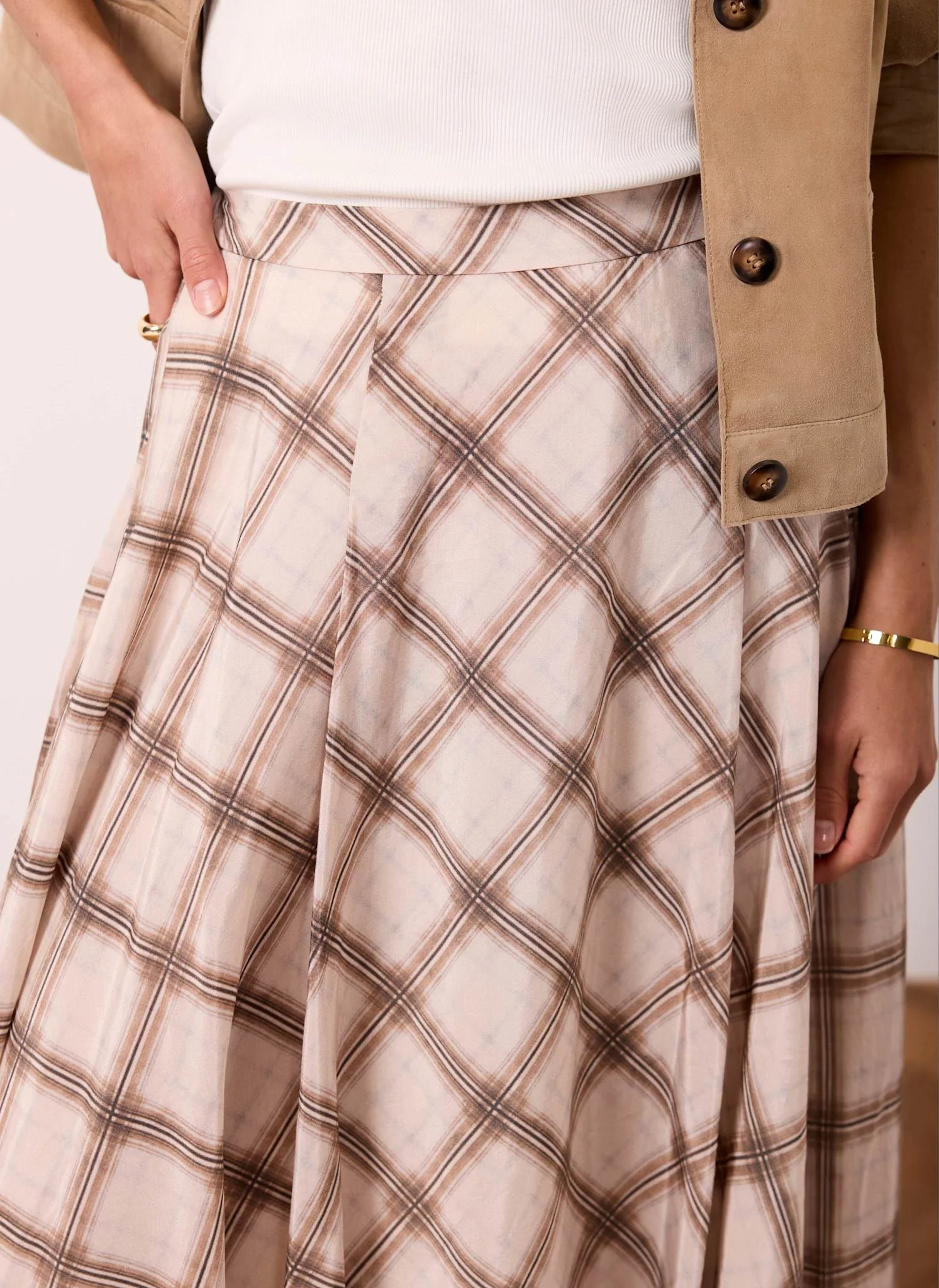 189-neutral-checked-print-midi-skirt-4.webp Neutral Checked Print Midi Skirt