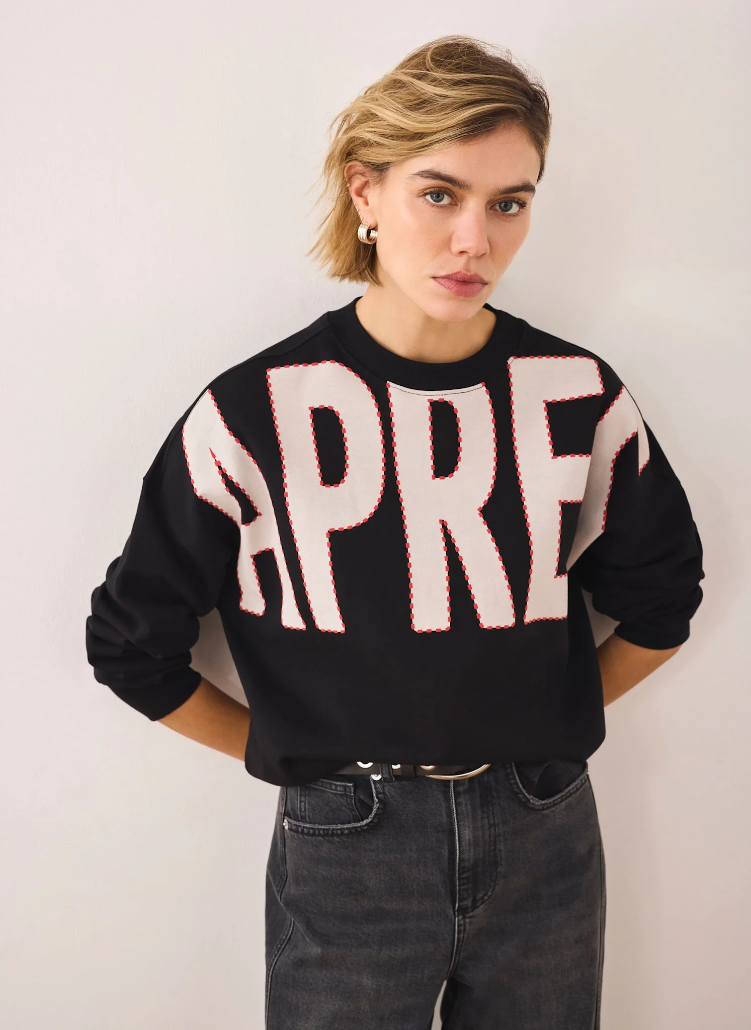 1926-black-cotton-blend-graphic-apres-sweatshirt-2.webp Black Cotton Blend Graphic Apres Sweatshirt
