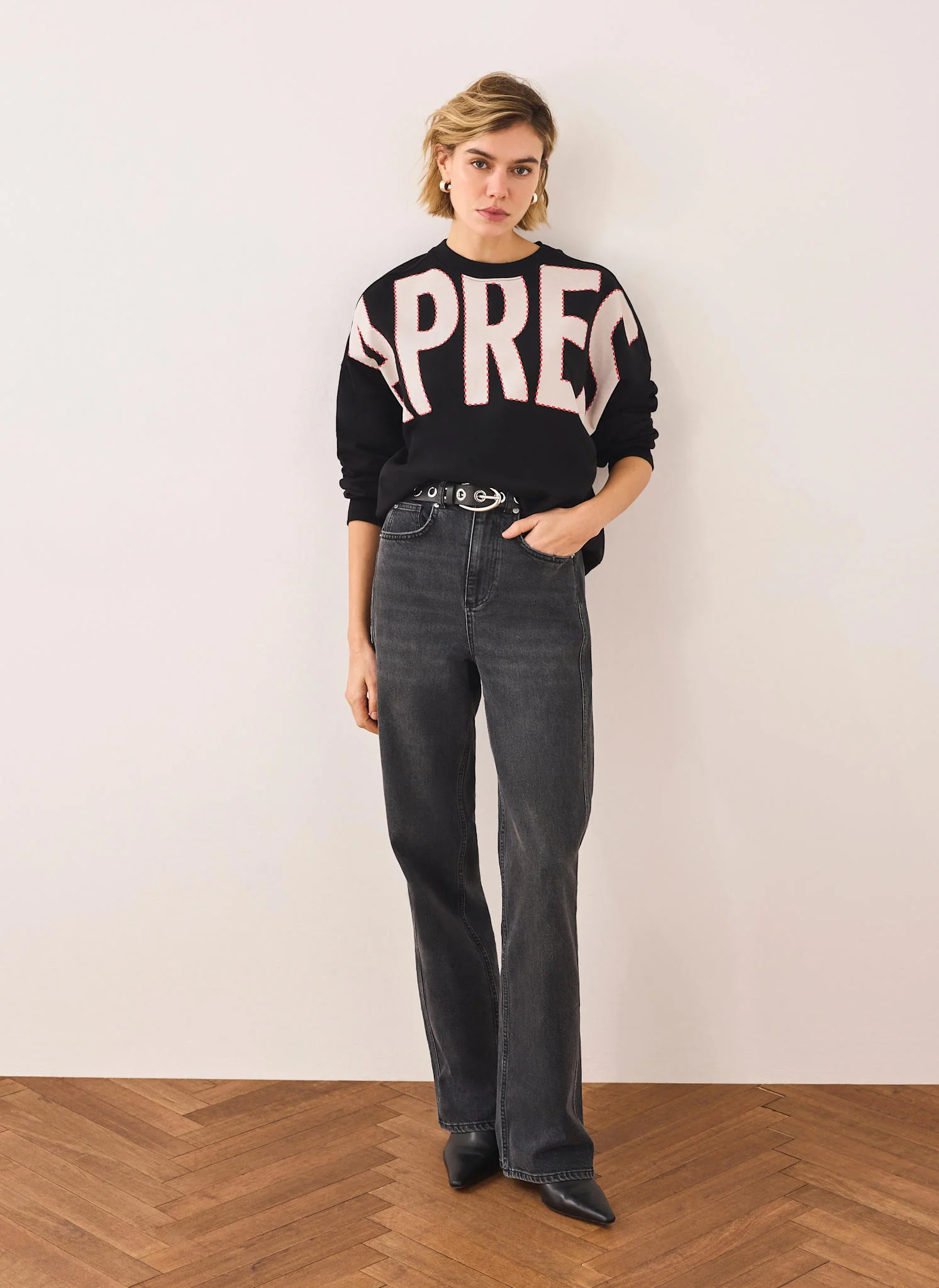 1926-black-cotton-blend-graphic-apres-sweatshirt-5.webp Black Cotton Blend Graphic Apres Sweatshirt