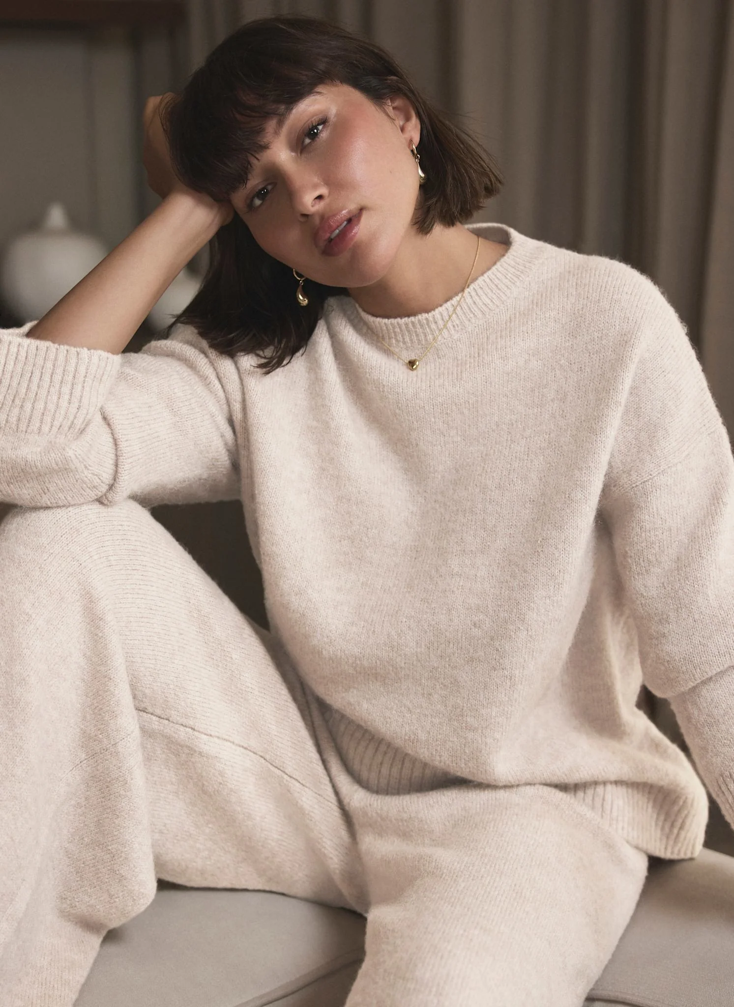 1938-neutral-wool-blend-longline-knit-jumper-2.webp Neutral Wool Blend Longline Knit Jumper