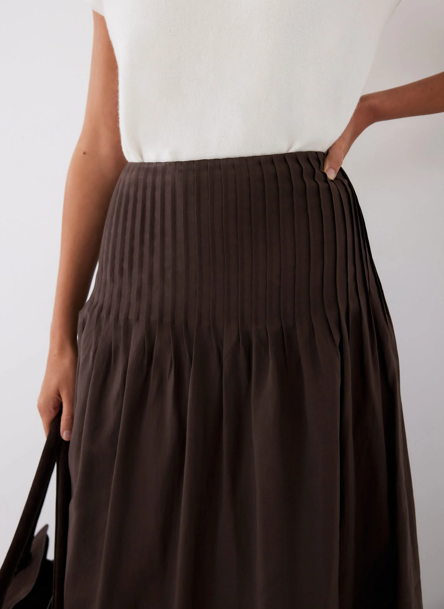 2016-brown-pintuck-maxi-skirt-4.webp Brown Pintuck Maxi Skirt