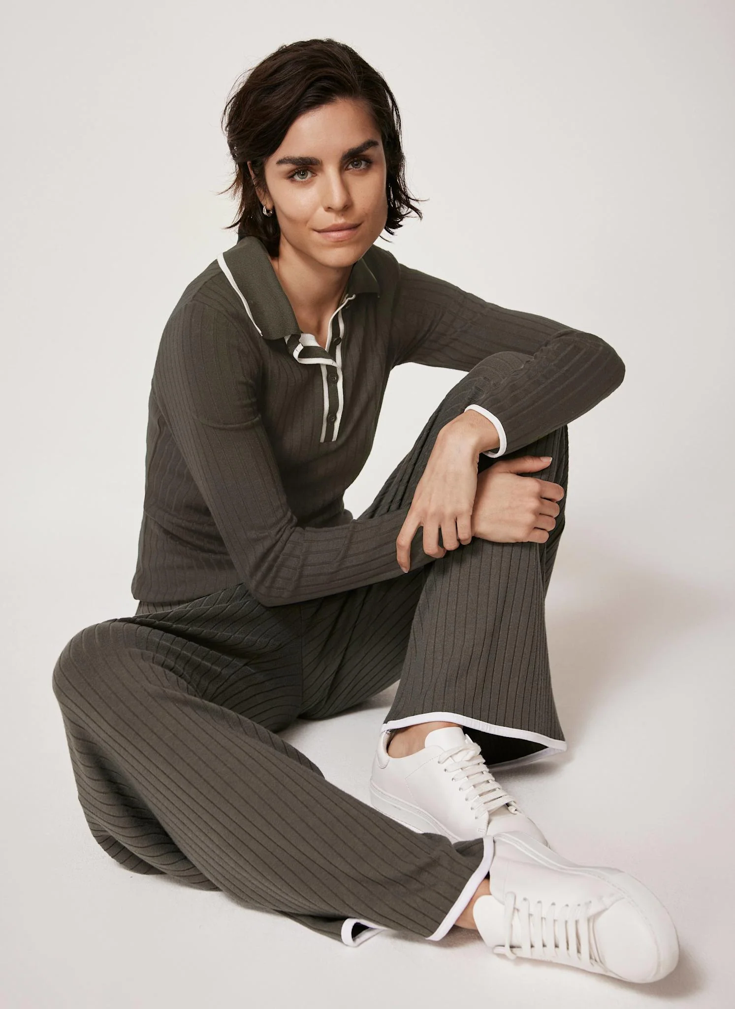 2416-khaki-ribbed-contrast-trim-wide-trousers-3.webp Khaki Ribbed Contrast Trim Wide Trousers