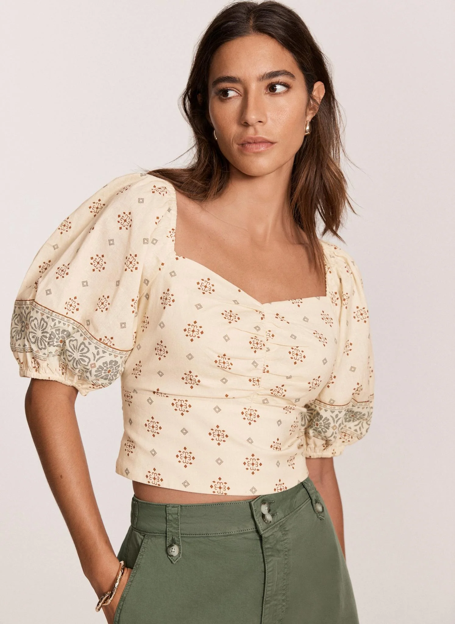 2440-neutral-print-cropped-top-5.webp Neutral Print Cropped Top